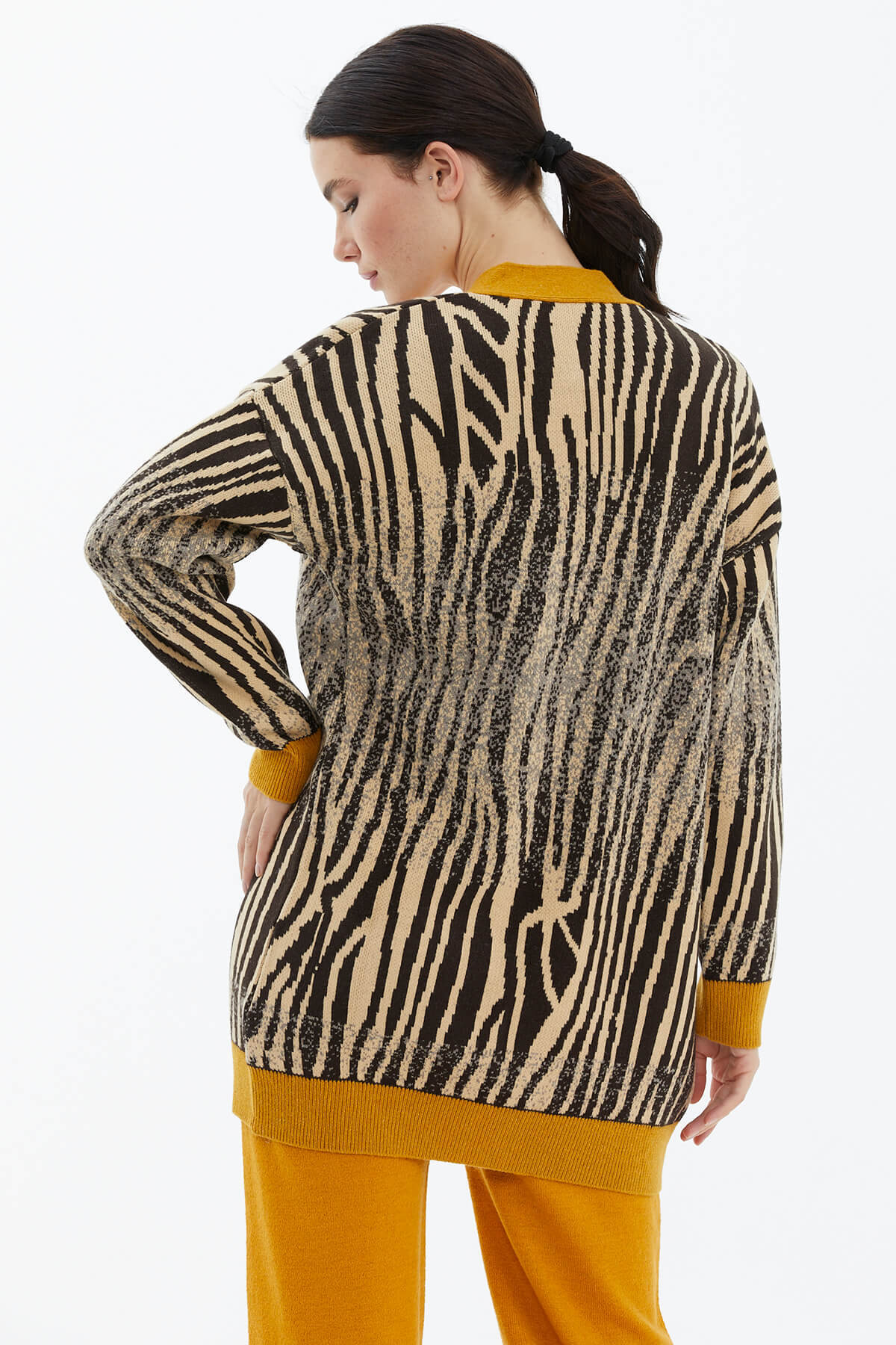 V Yaka Desenli Triko Hırka - Güneş (4) Sementa