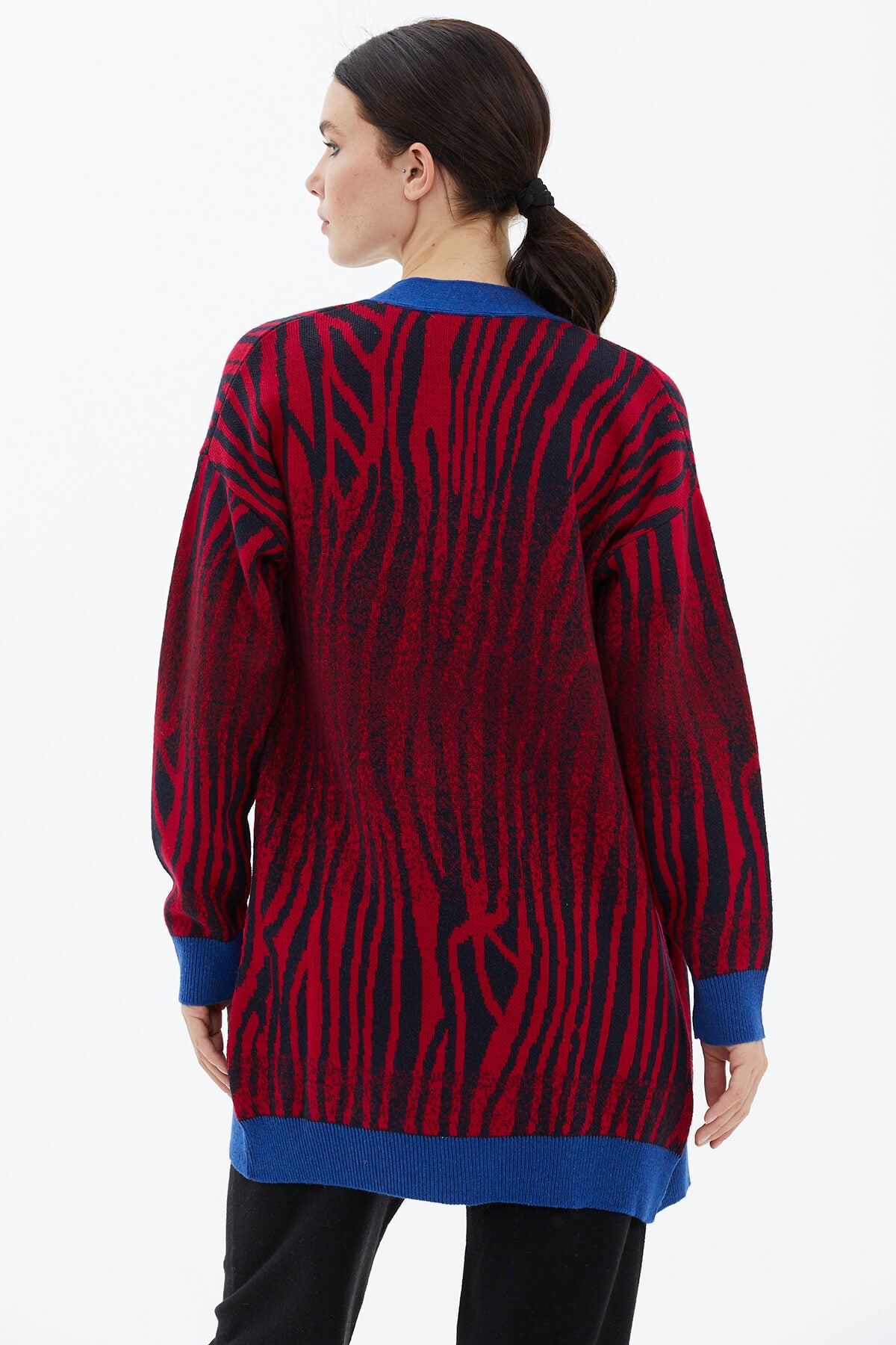 V Yaka Desenli Triko Hırka - Saks (3) Sementa