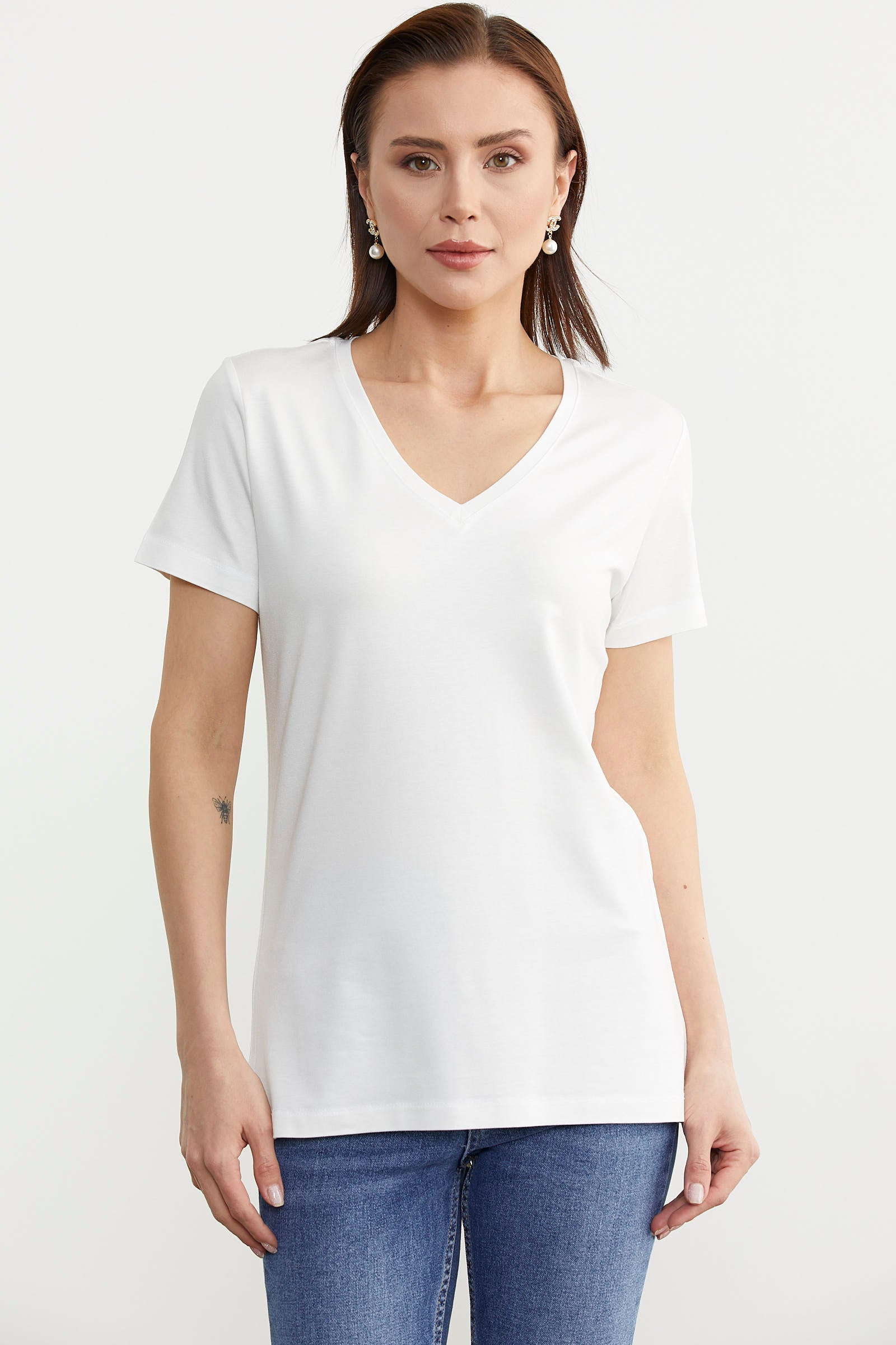 V Yaka Dökümlü Basic Tişört - Ekru (2) Sementa