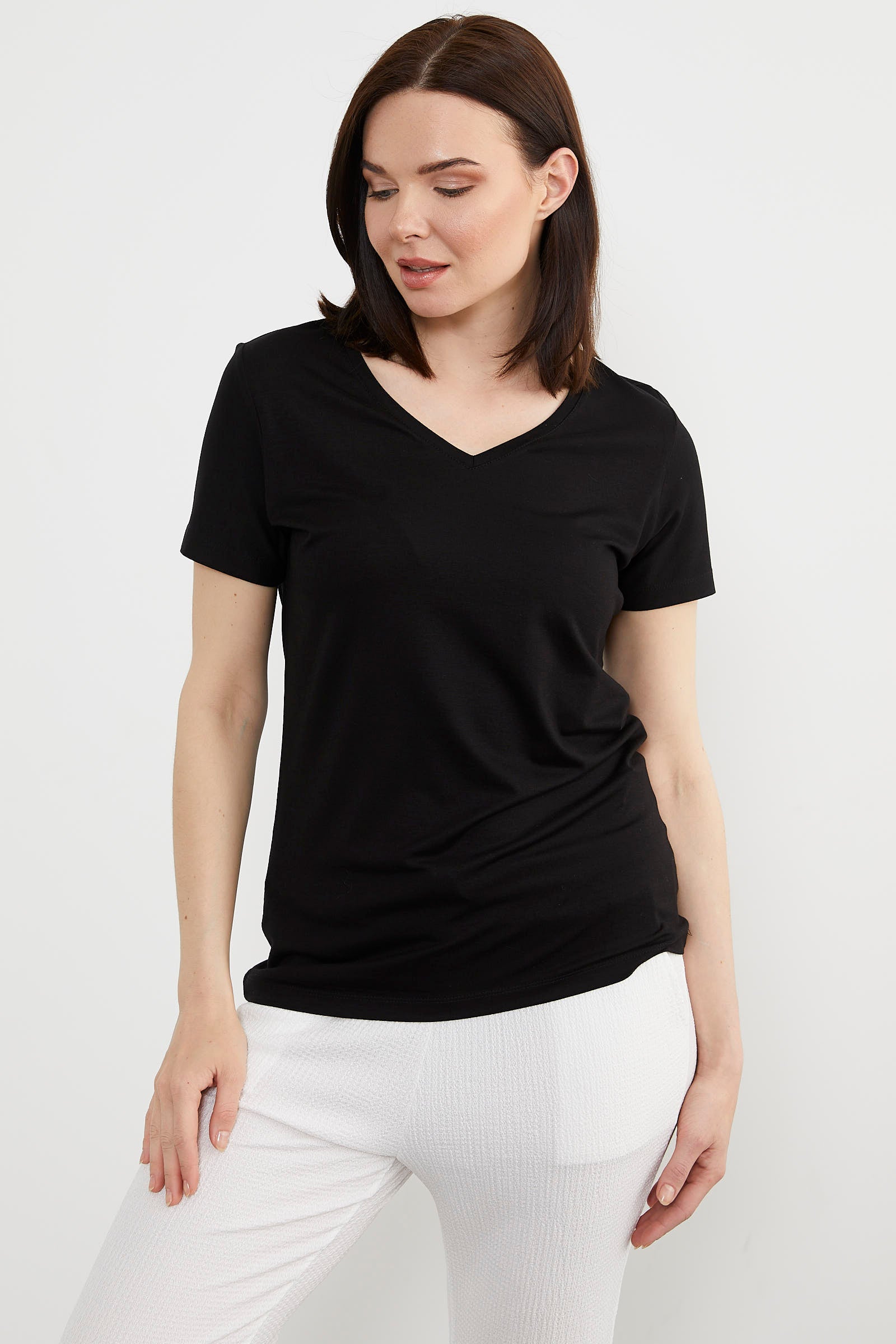 V Yaka Dökümlü Basic Tişört - Siyah (3) Sementa