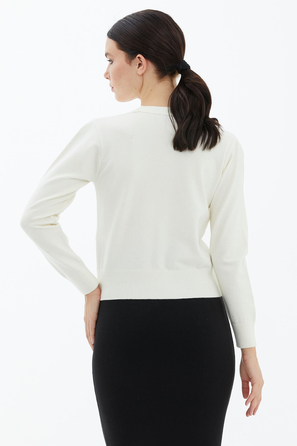 V Yaka Düğmeli Cepli Triko Hırka - Kemik (3) Sementa