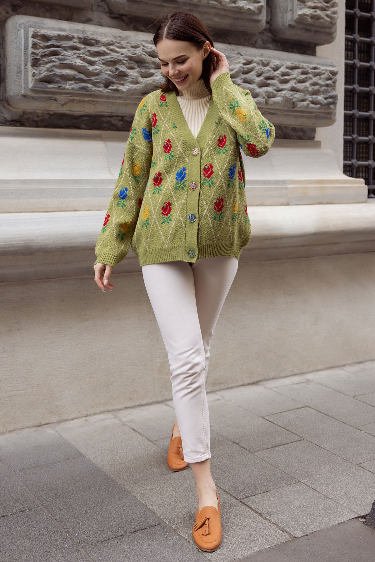 V Yaka Düğmeli Gül Desenli Triko Hırka - Yeşil (2) Sementa