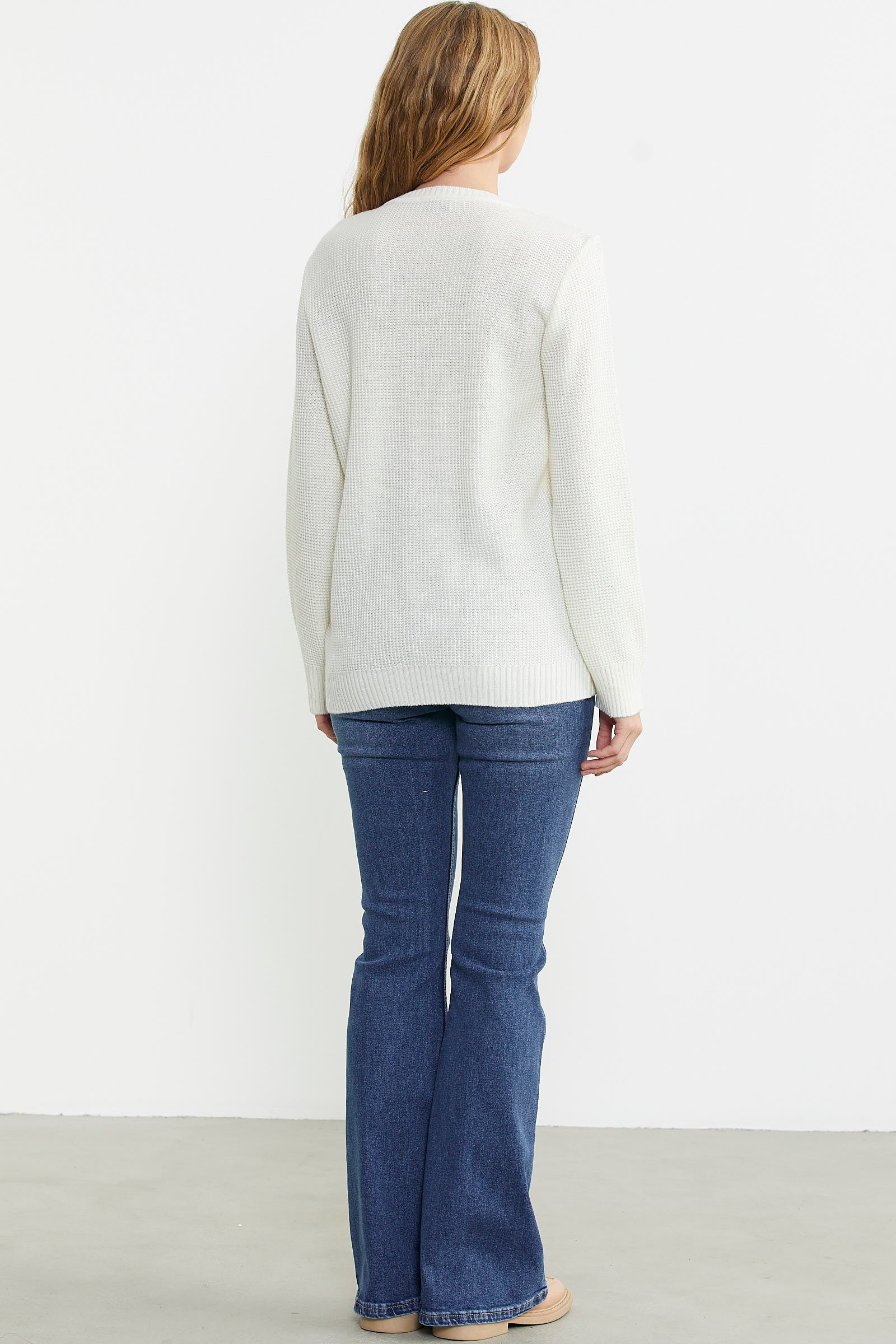 V Yaka Motifli Yünlü Triko Kazak - Kemik - Sementa