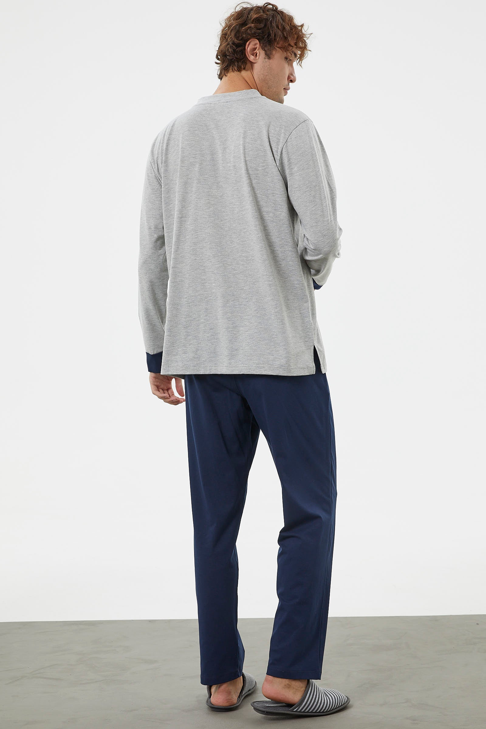 V Yaka Rahat Kalıp Pijama Takım - Gri (5) Sementa