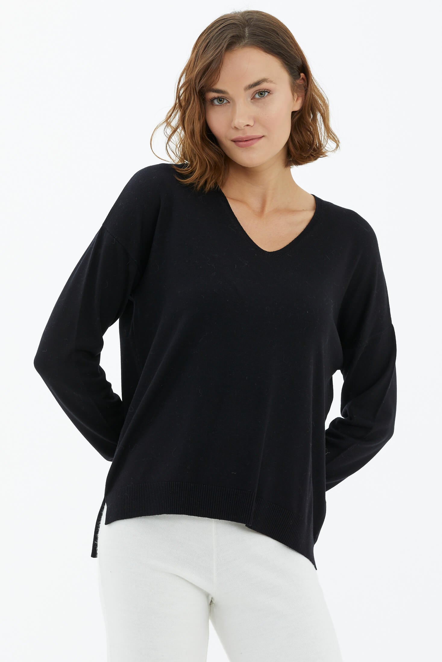 V Yaka Triko Dökümlü Kazak - Siyah (3) Sementa