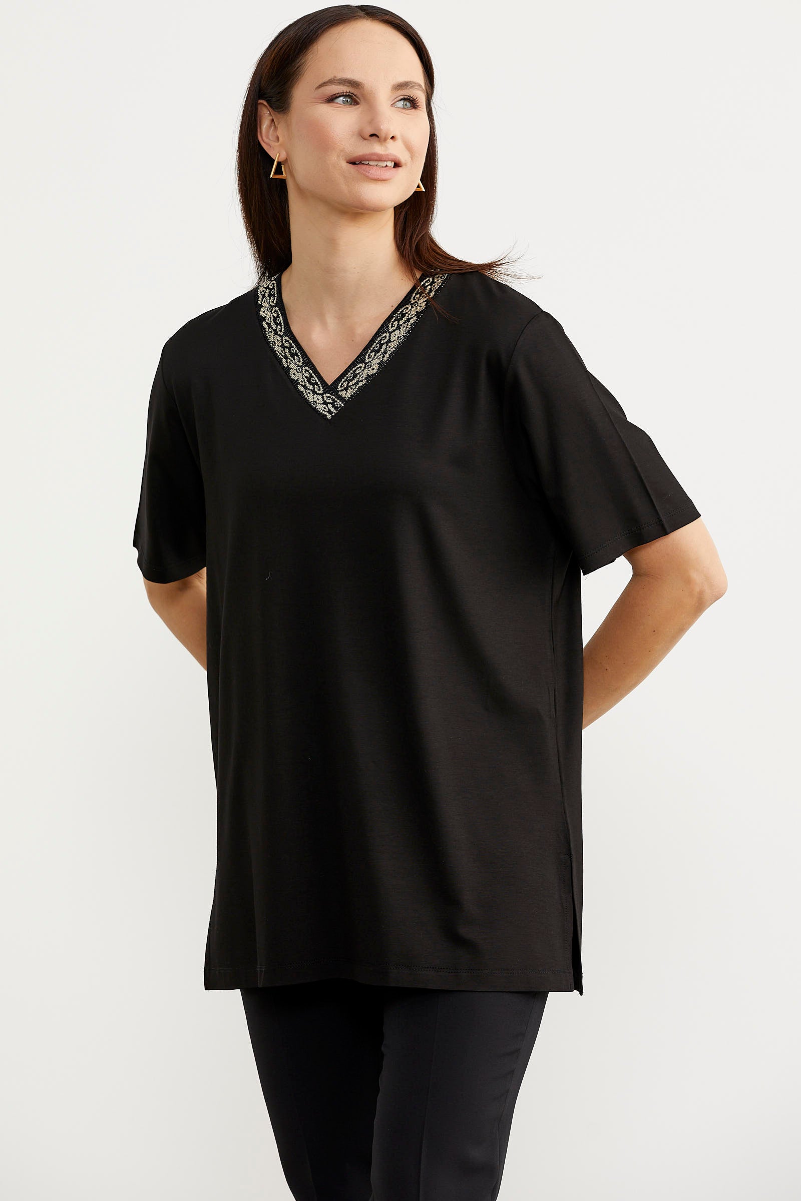 Yaka Detaylı Dökümlü Tişört - Siyah (3) Sementa