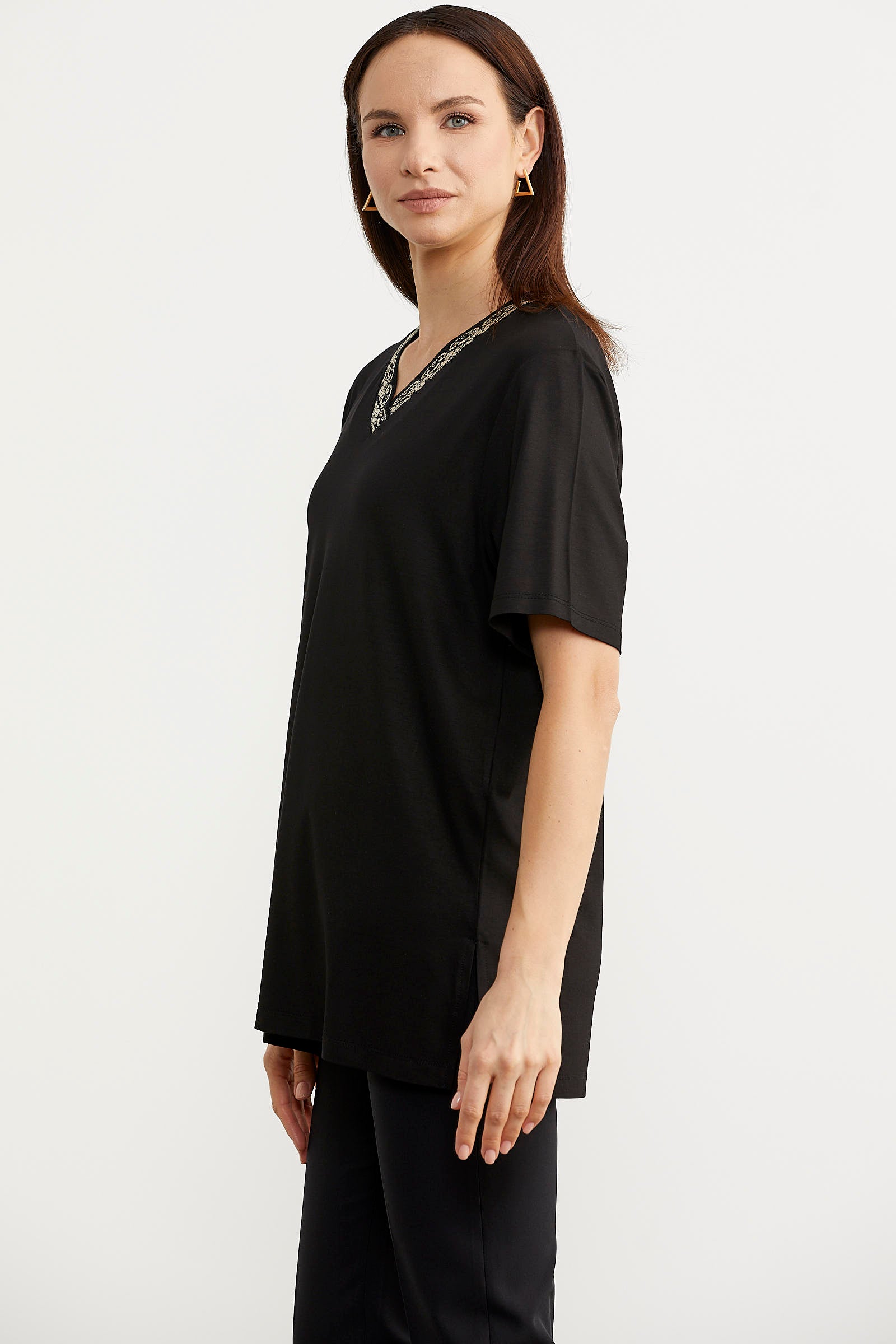 Yaka Detaylı Dökümlü Tişört - Siyah (4) Sementa