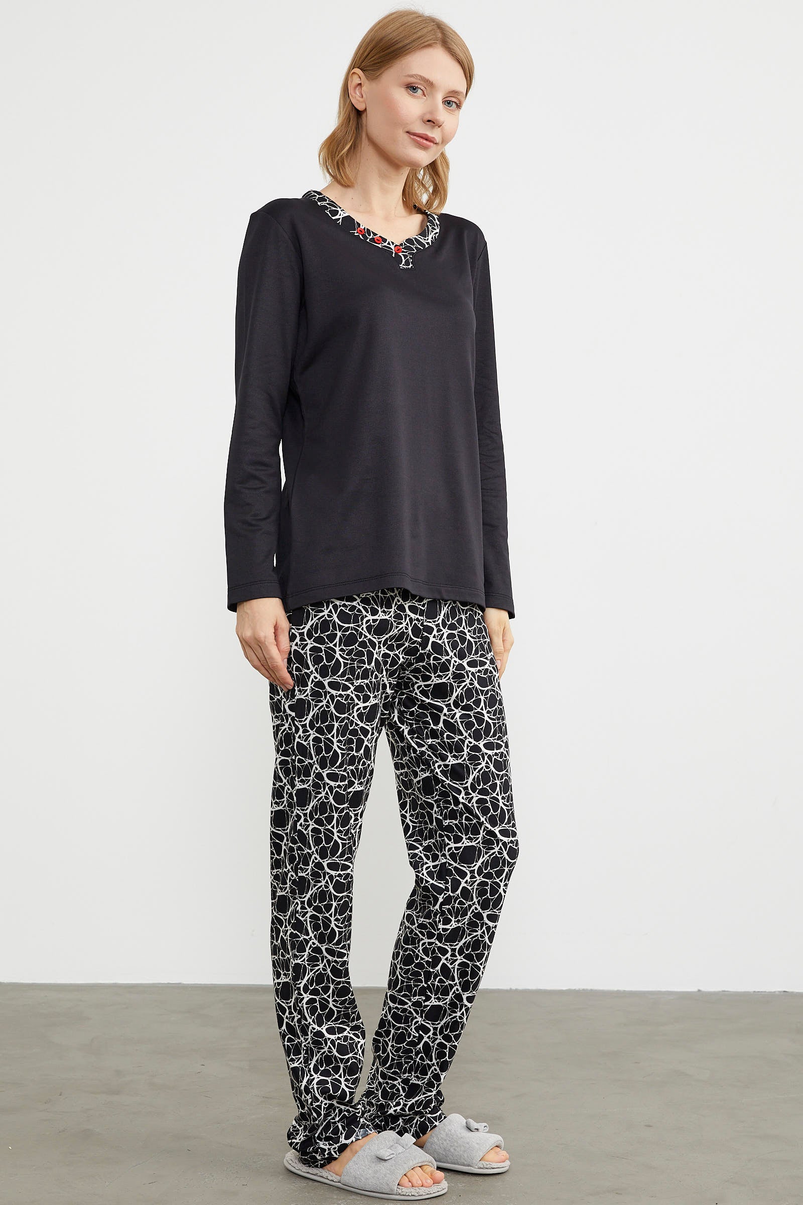 Yakası Düğme Detaylı Pijama Takım - Siyah (3) Sementa