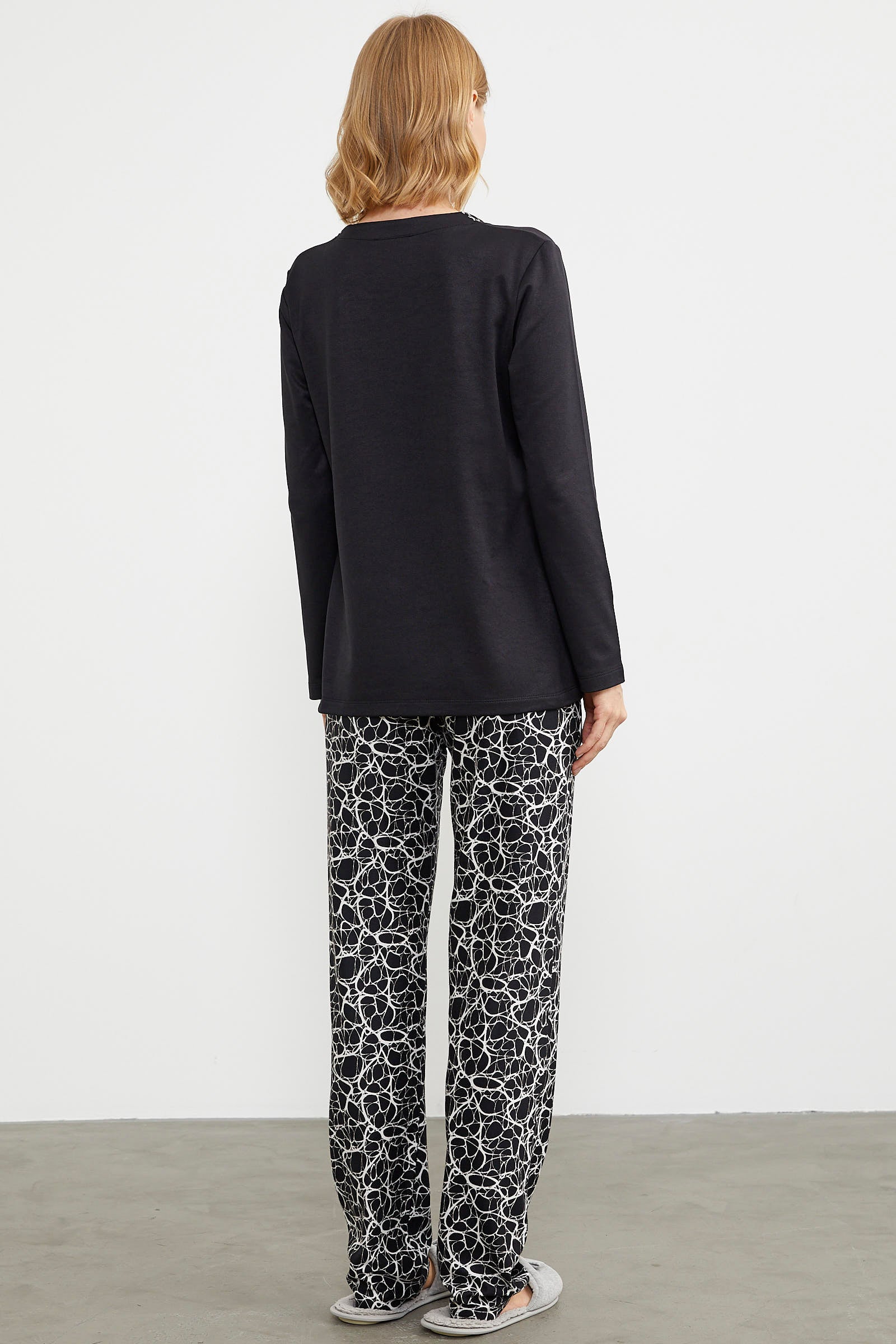 Yakası Düğme Detaylı Pijama Takım - Siyah (4) Sementa