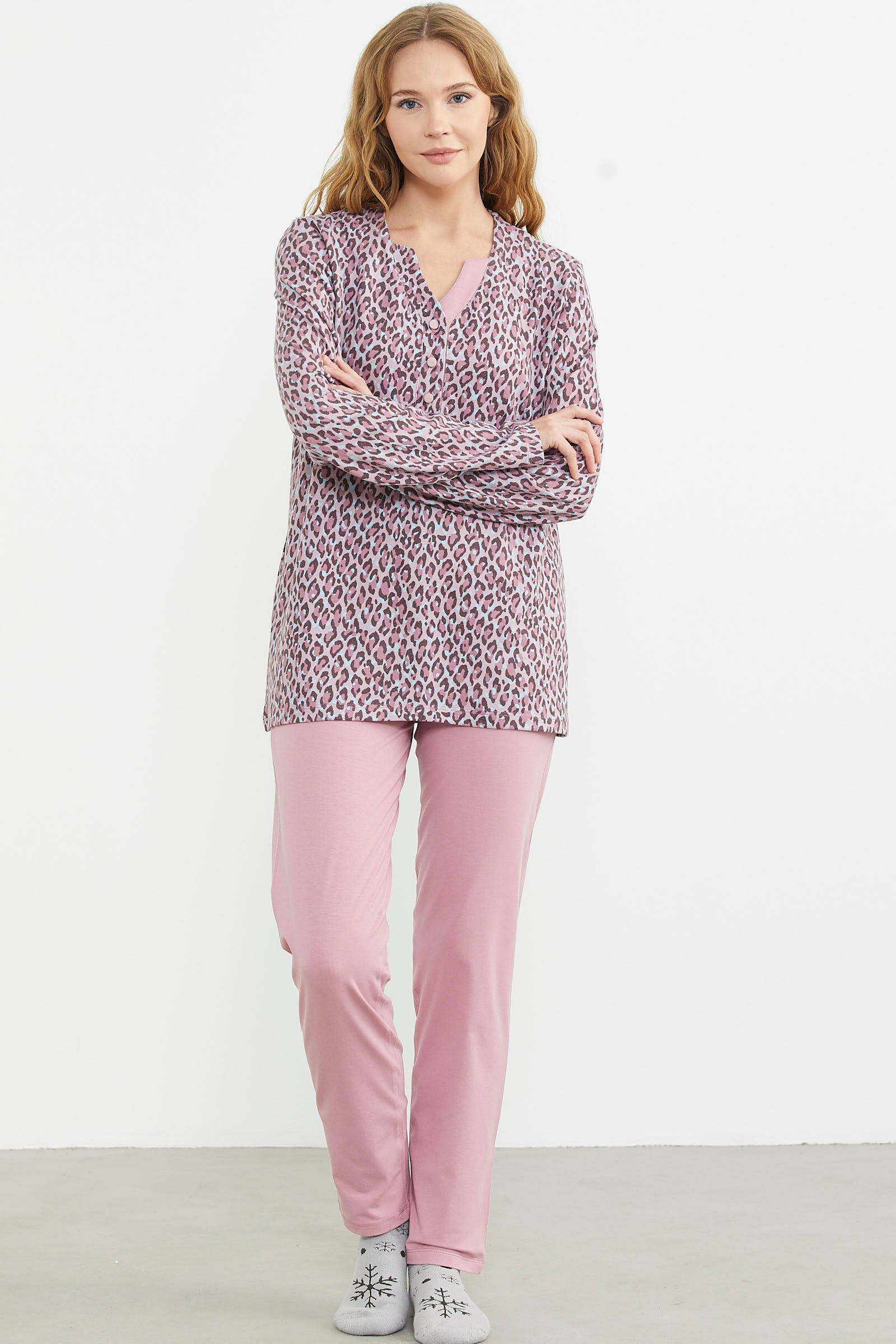 Yakası Düğmeli Leopar Kombinli Pijama Takım - Pembe - Sementa