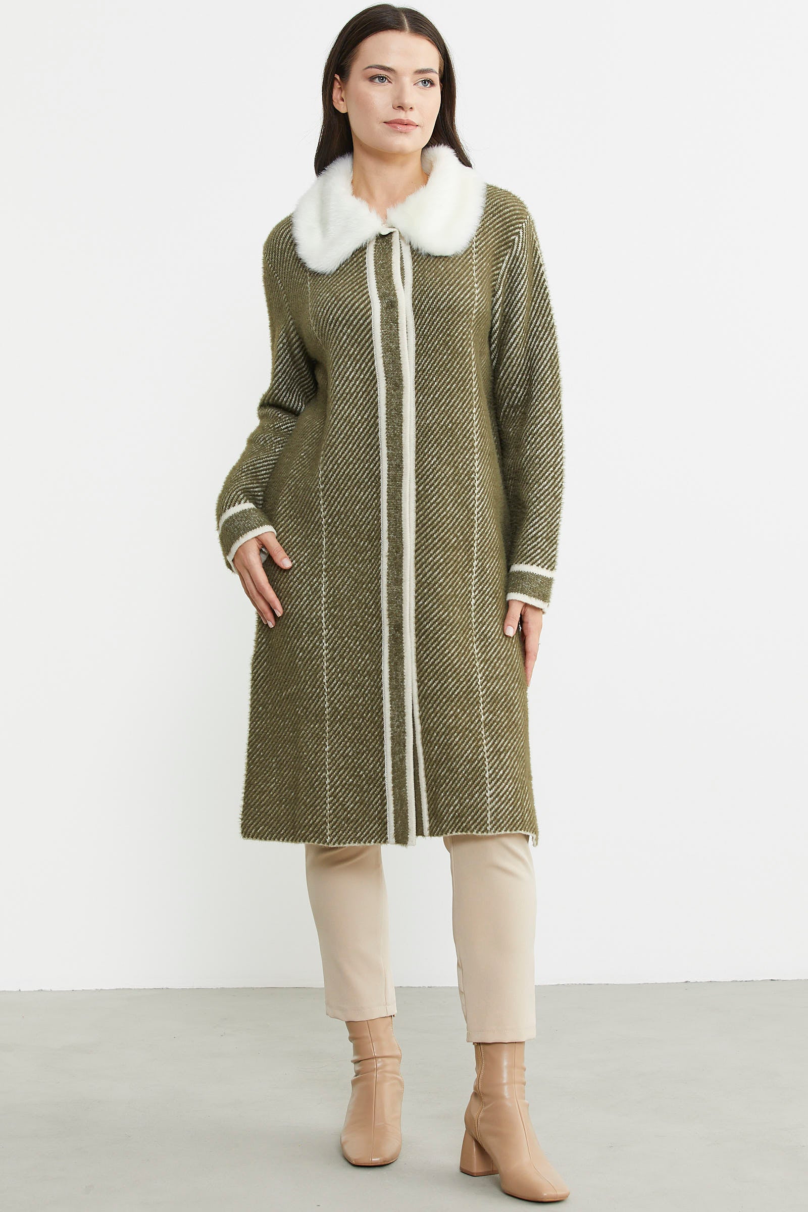 Yakası Suni Kürk Detaylı Uzun Triko Hırka - Haki - Sementa