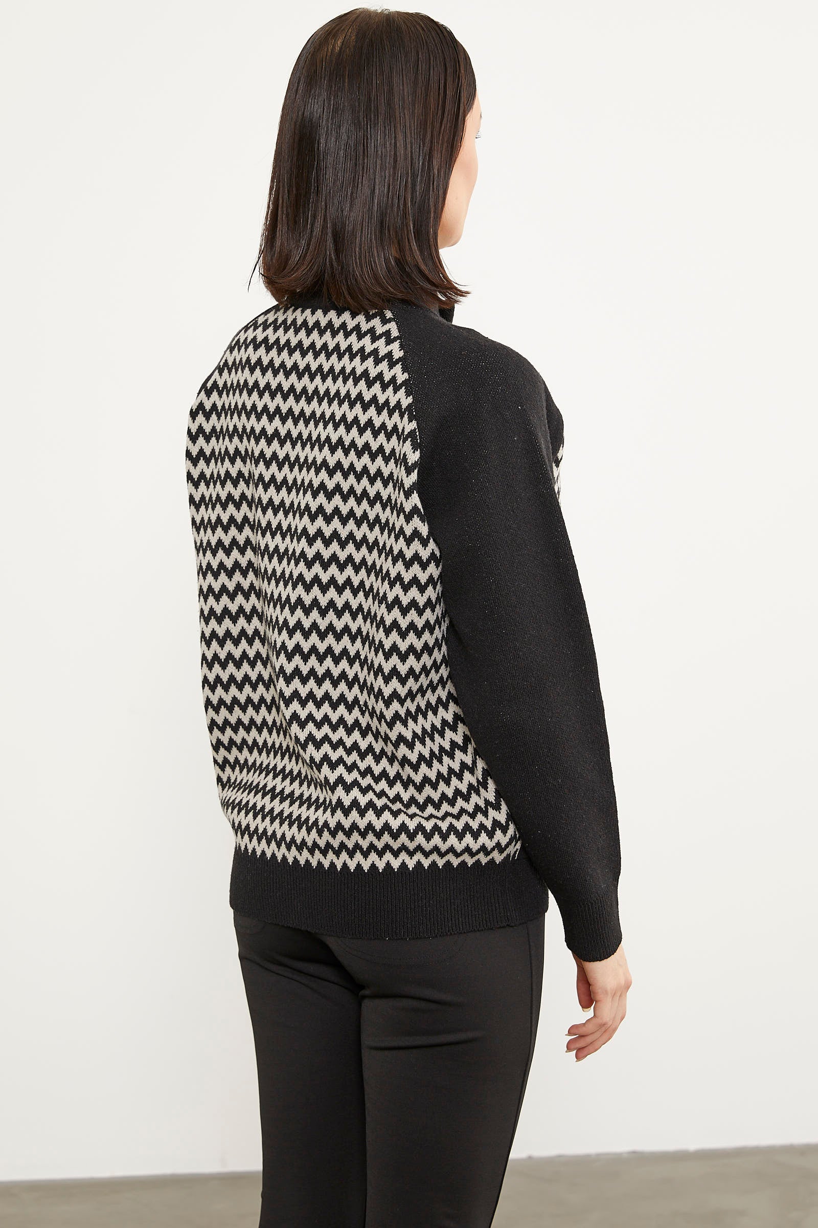 Zik Zak Desenli Çift Renk Triko Ceket - Siyah (5) Sementa