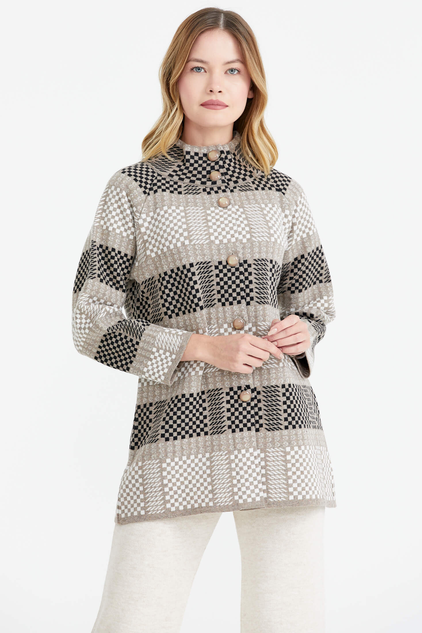 Dik Yaka Düğmeli Dama Desenli Triko Hırka - Sütlü Kahve (1) Sementa