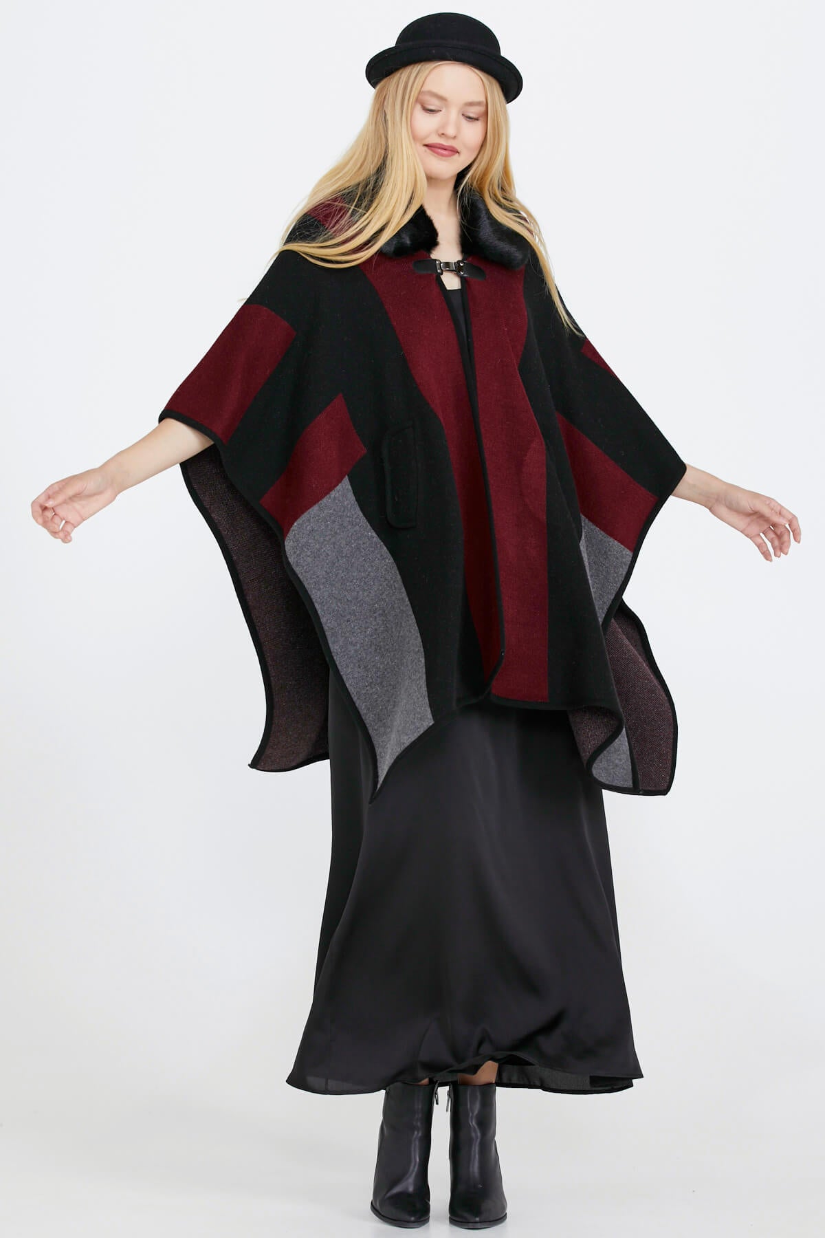 Kadın Yakası Kürklü Triko Panço - Siyah (2) Sementa