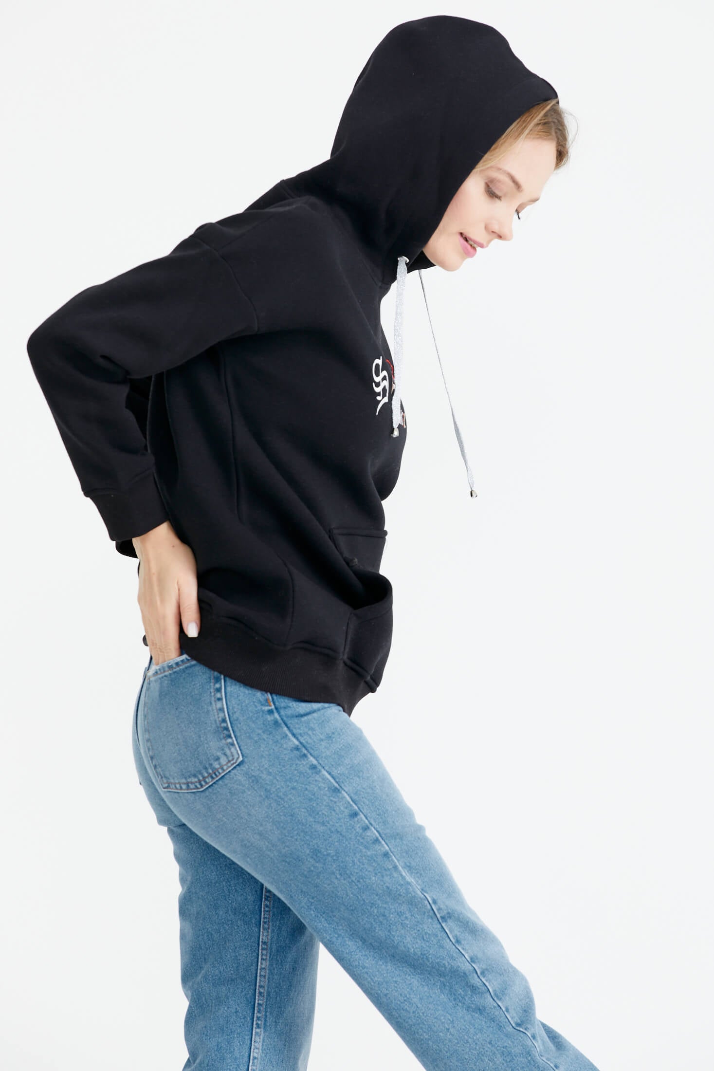 Kapüşonlu Nakış Detaylı Cepli Sweatshirt - Siyah (4) Sementa