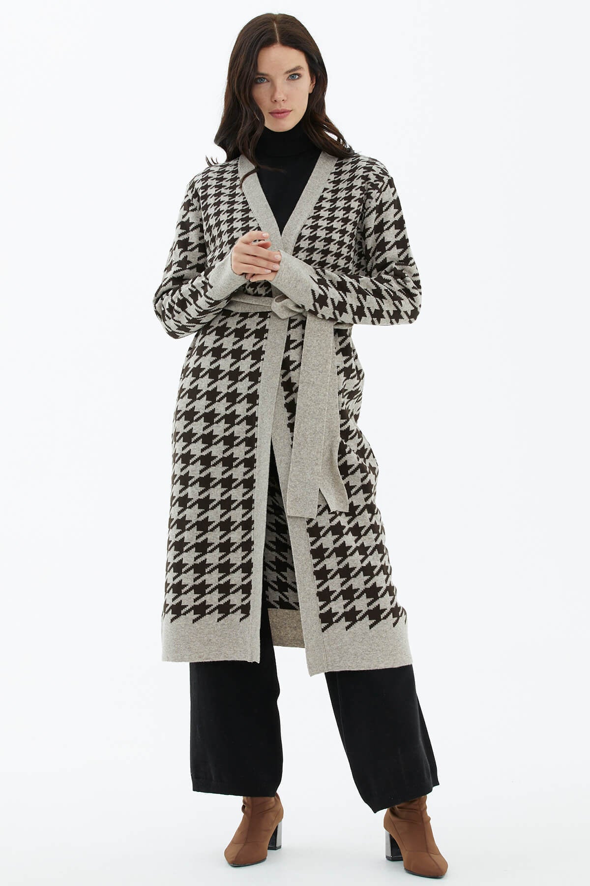 Kazayağı Desenli Uzun Kemerli Triko Hırka - Vizon (2) Sementa