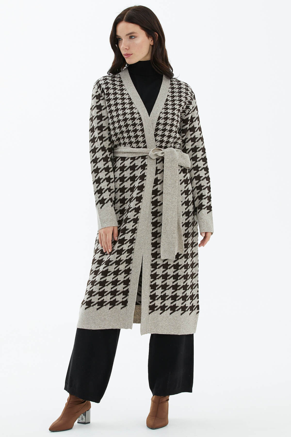 Kazayağı Desenli Uzun Kemerli Triko Hırka - Vizon (3) Sementa