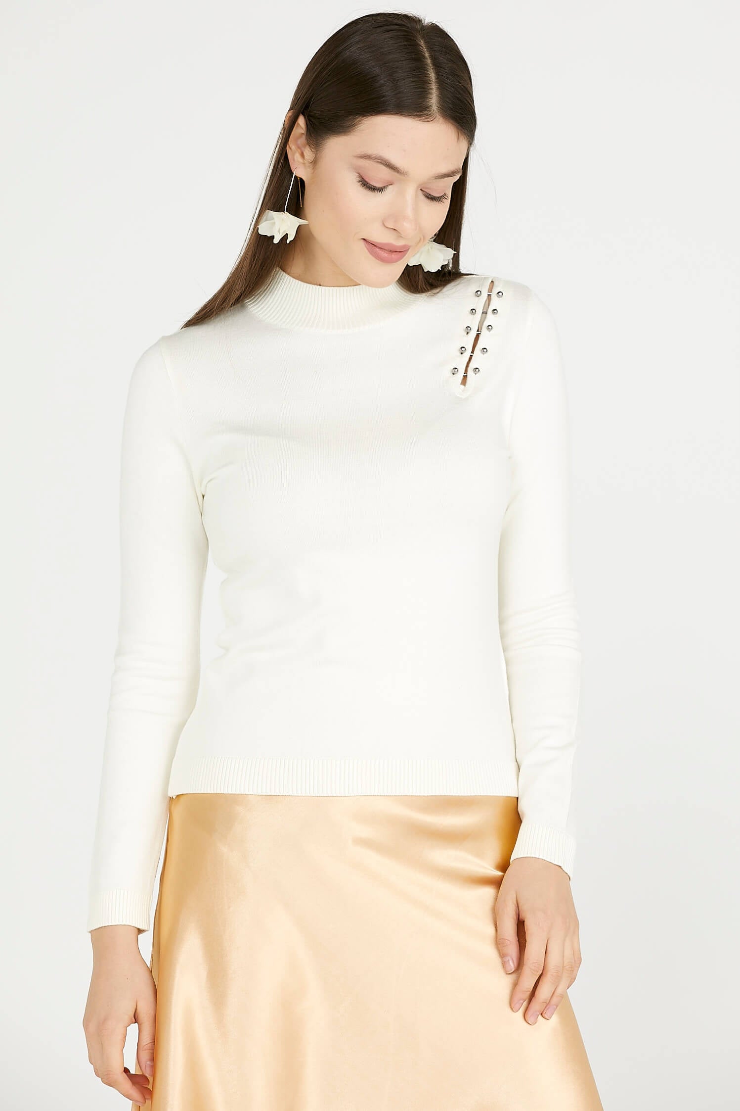 Omuz Aksesuarlı Triko Kazak - Kemik (1) Sementa