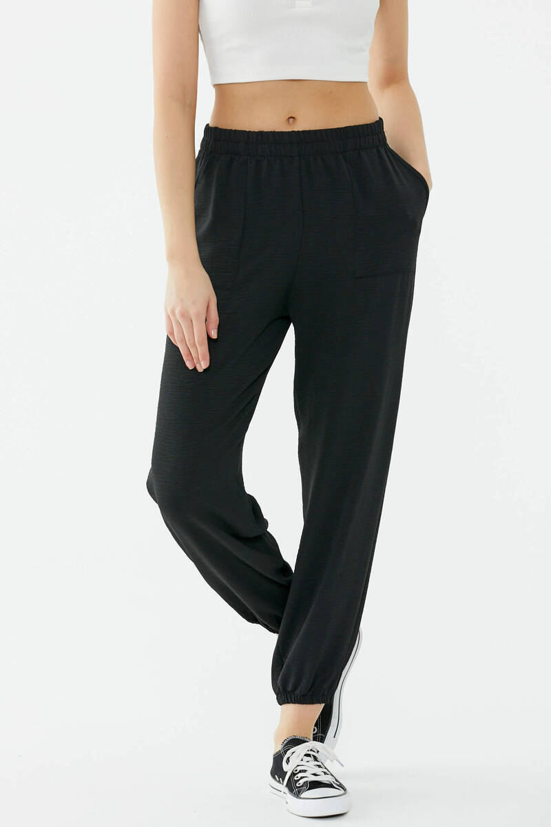 Paçası Lastikli Rahat Kalıp Krep Pantolon - Siyah (2) Sementa