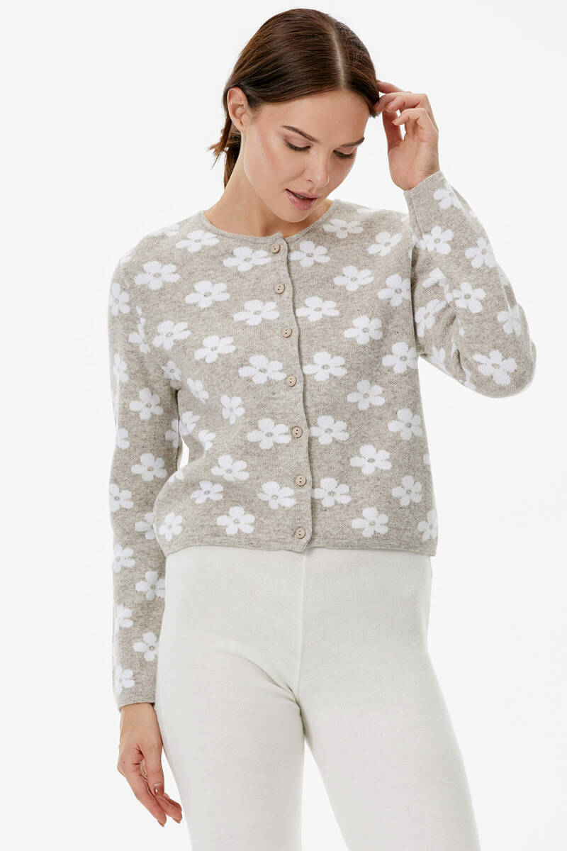 Sıfır Yaka Düğmeli Çiçek Desenli Triko Hırka - Vizon (2) Sementa