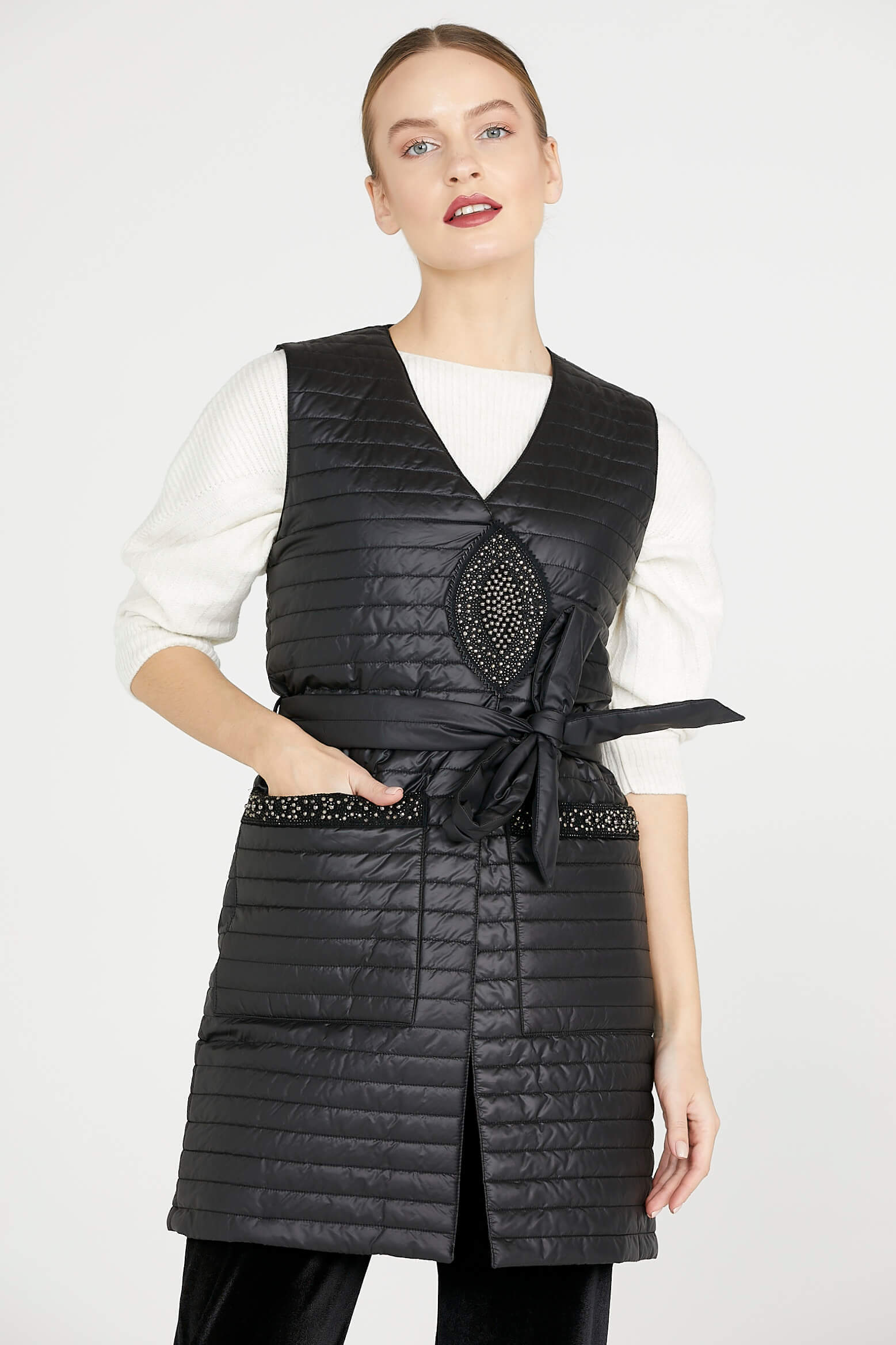 Taş Detaylı Uzun Kapitoneli Yelek - Siyah (1) Sementa