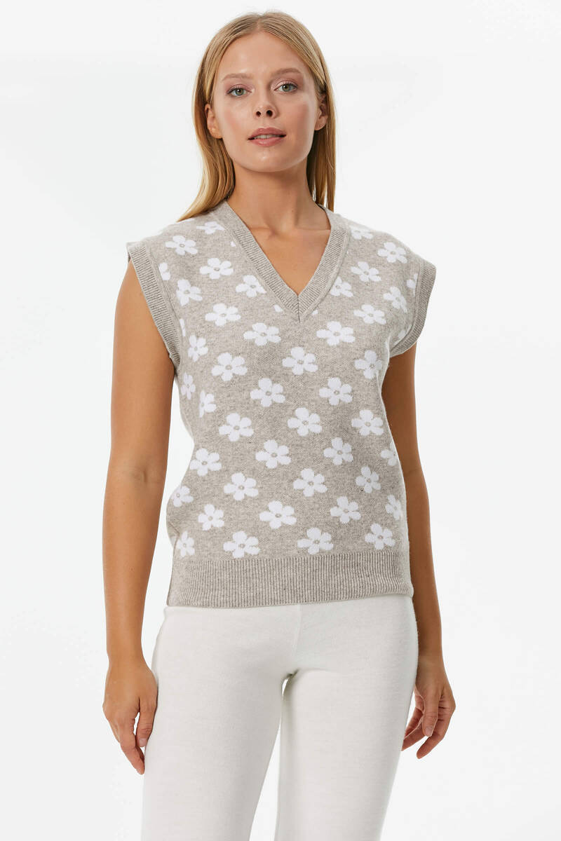 V Yaka Çiçek Motifli Triko Süveter - Vizon (2) Sementa