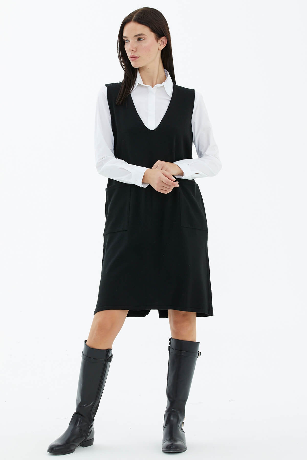 V Yaka Kolsuz Arkası Düğmeli Triko Elbise - Siyah (1) Sementa