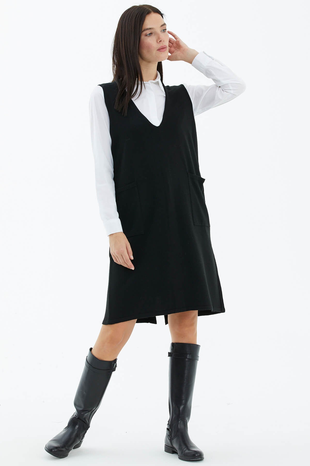 V Yaka Kolsuz Arkası Düğmeli Triko Elbise - Siyah (2) Sementa