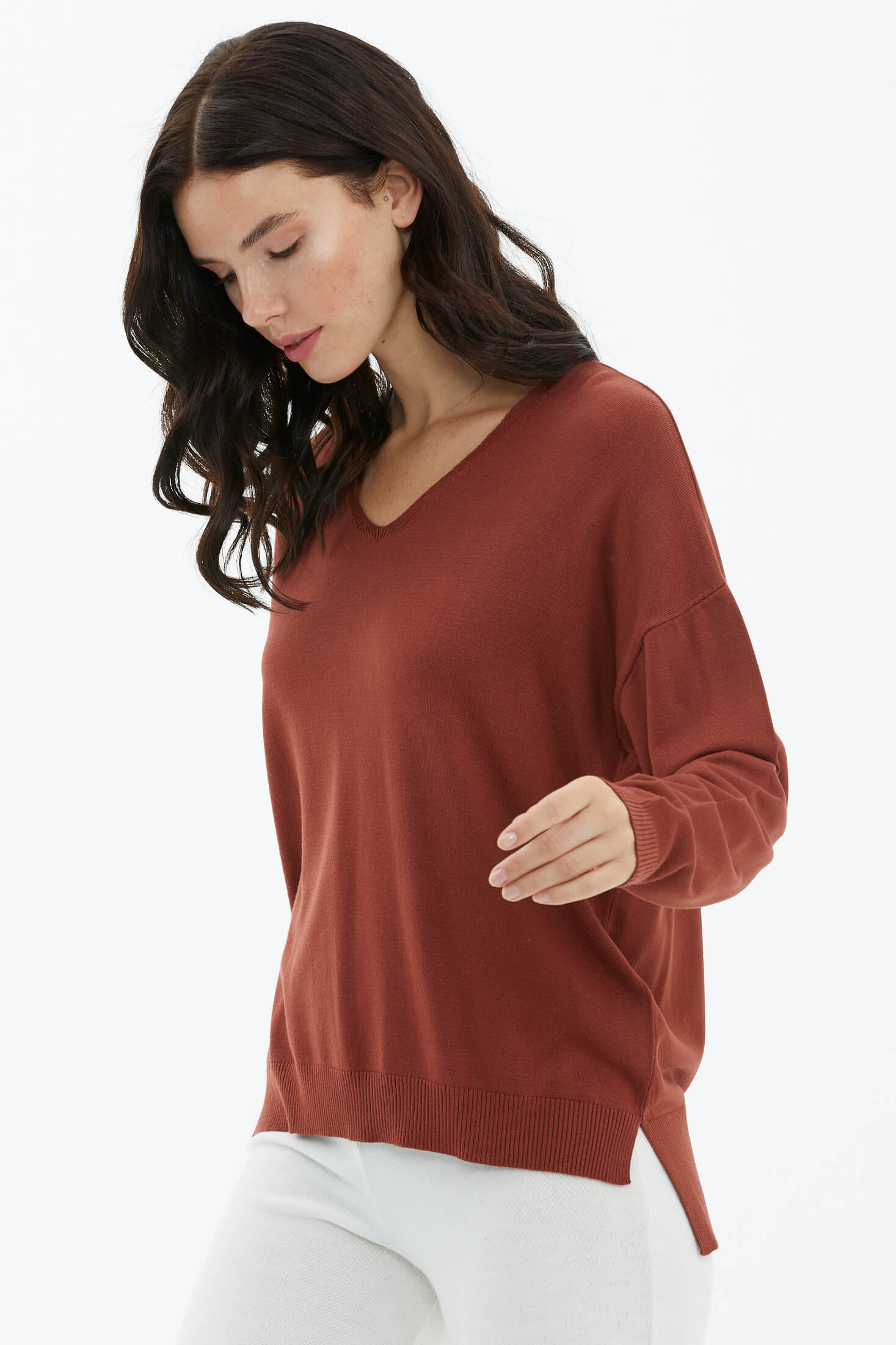 V Yaka Triko Dökümlü Kazak - Kiremit (1) Sementa