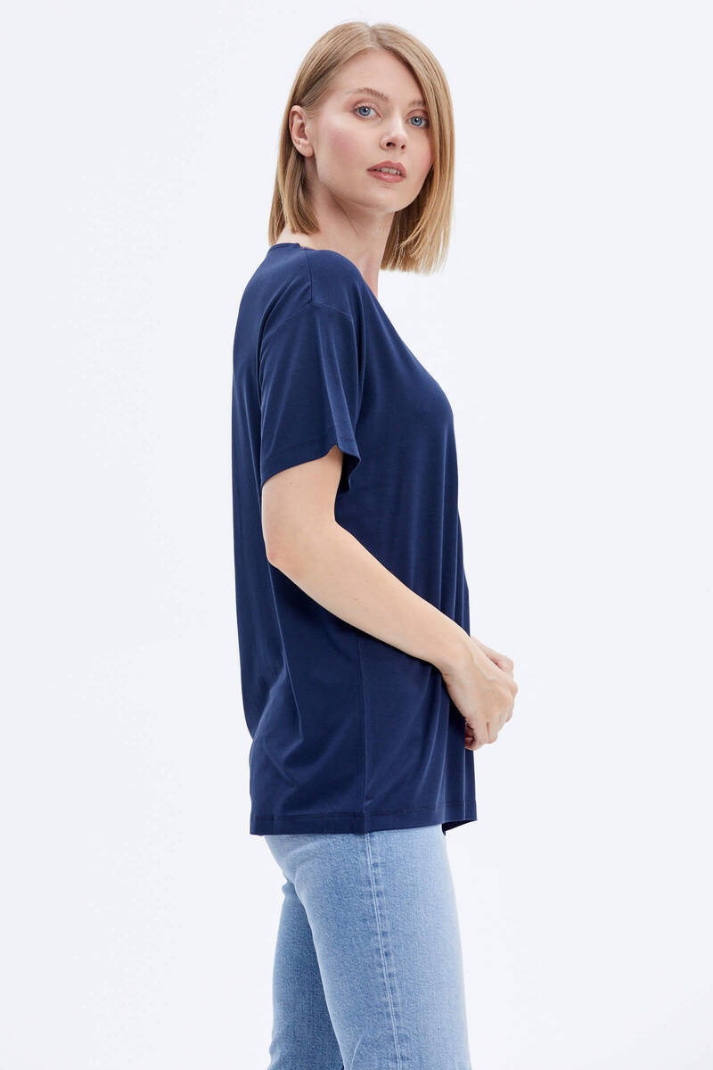 Yaka Detaylı Baskılı Rahat Kalıp Tshirt - Lacivert (3) Sementa
