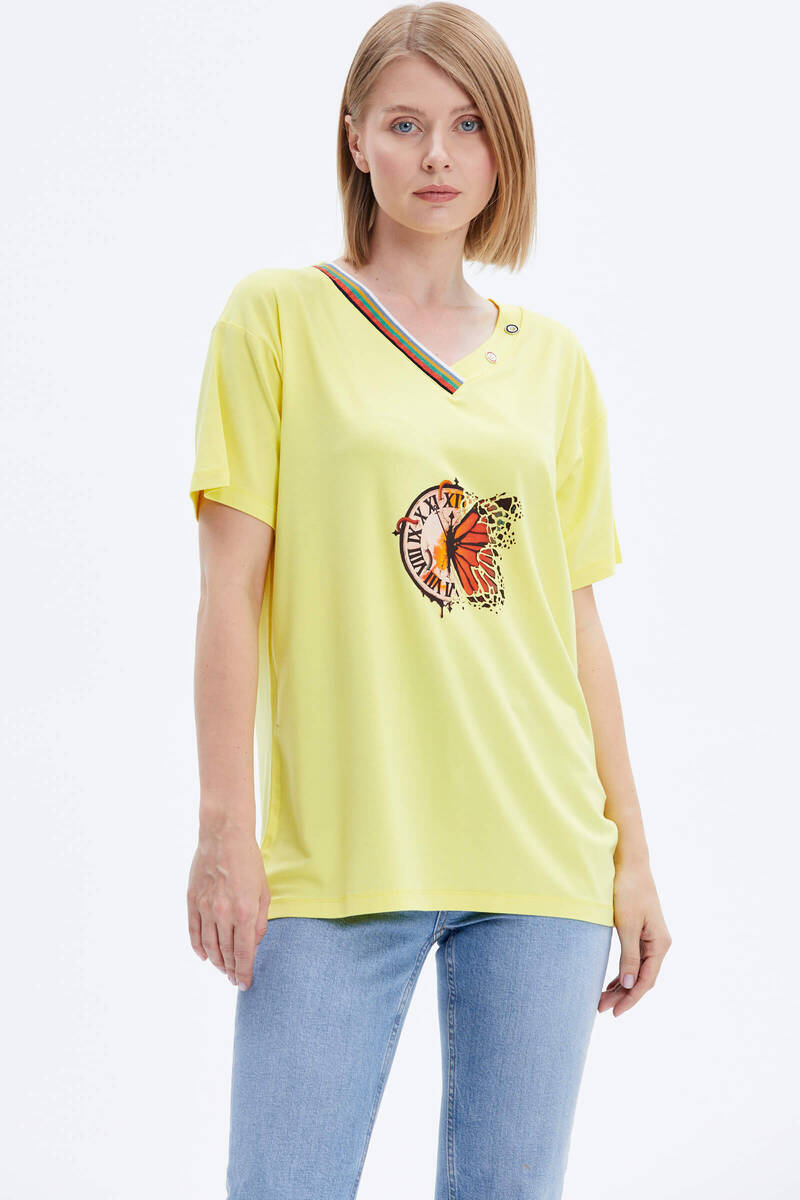 Yaka Detaylı Baskılı Rahat Kalıp Tshirt - Sarı (1) Sementa