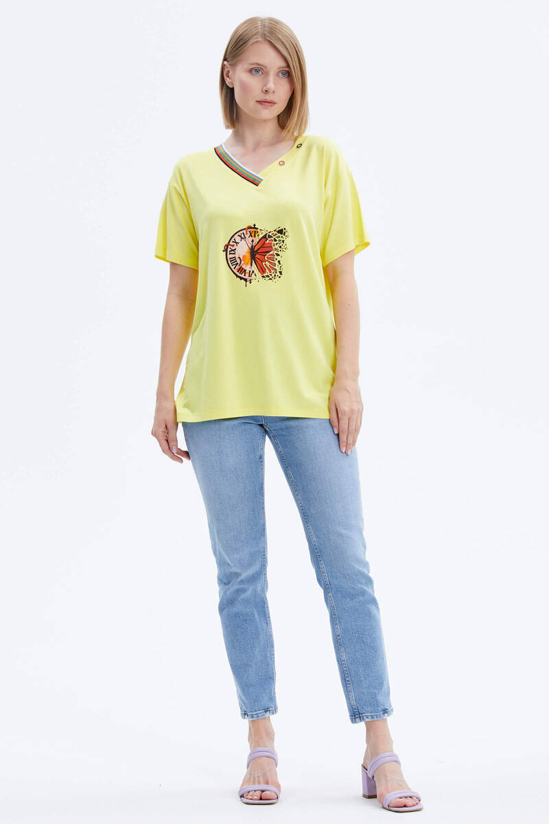Yaka Detaylı Baskılı Rahat Kalıp Tshirt - Sarı (2) Sementa