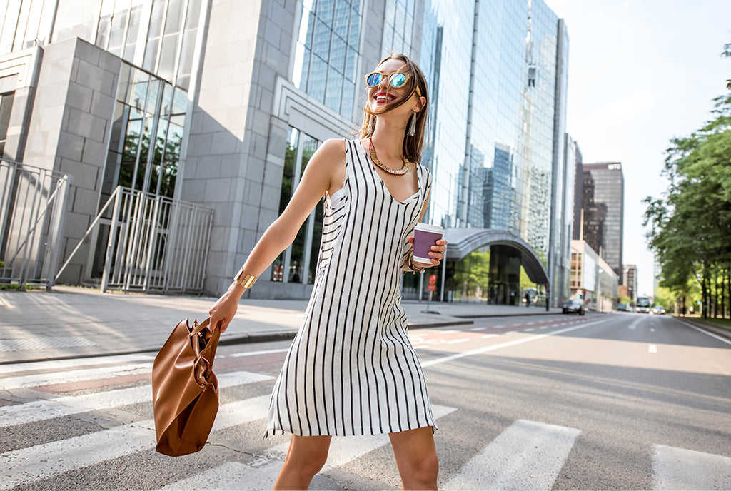 Kısa Boylu Kadınlar İçin Elbise Seçimi