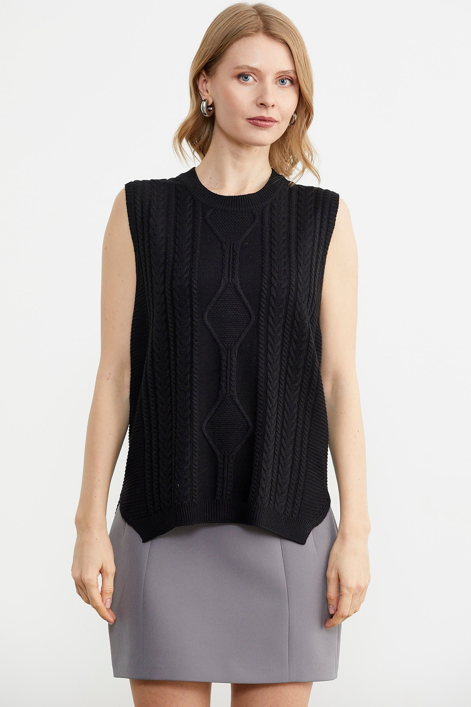 Arkası Uzun Motifli Triko Süveter - Siyah (1) Sementa