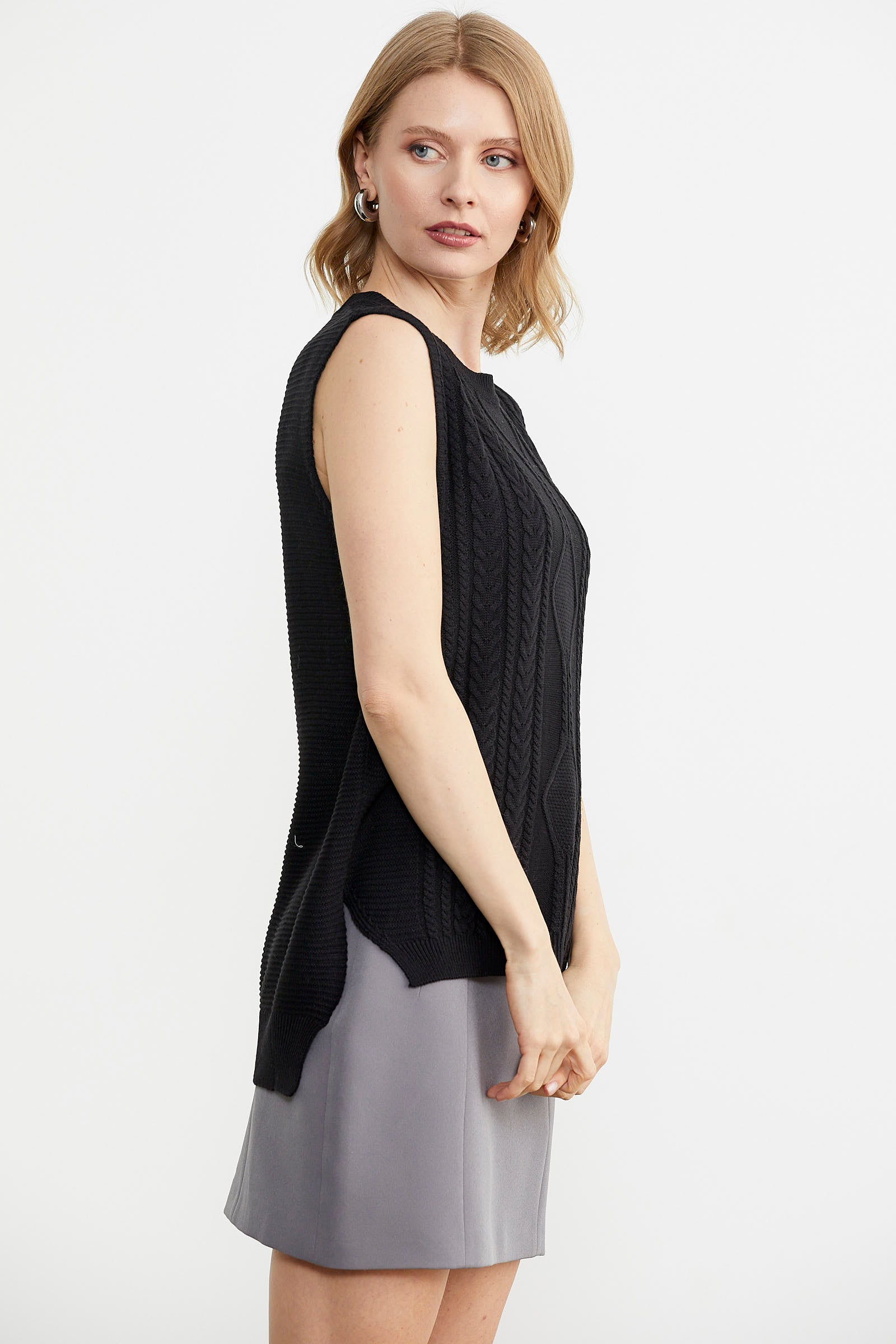 Arkası Uzun Motifli Triko Süveter - Siyah (3) Sementa