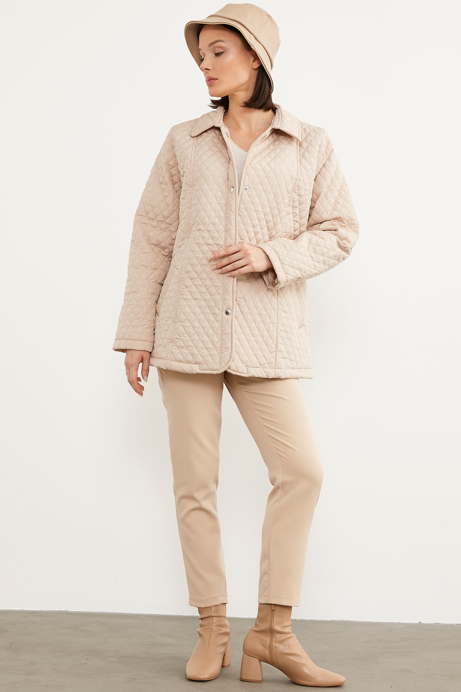 Çıt Çıtlı Gömlek Yaka Kapitone Mont - Taş (4) Sementa