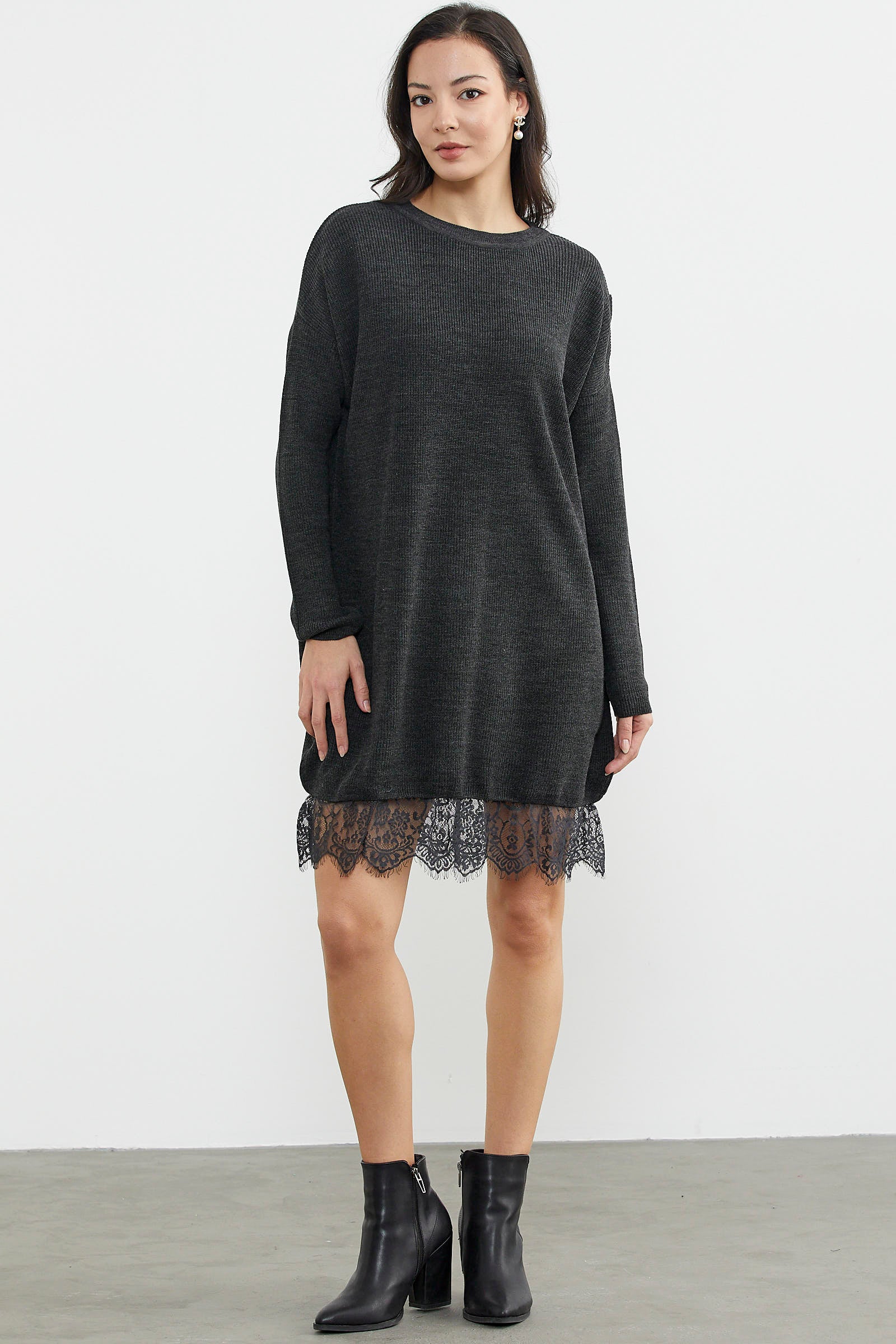 Dantel Detaylı Kısa Triko Elbise - Antrasit (1) Sementa