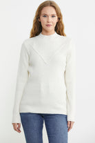 Dik Yaka Motifli Triko Kazak - Kemik - Sementa