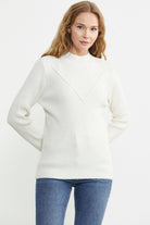 Dik Yaka Motifli Triko Kazak - Kemik - Sementa