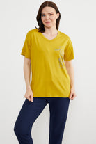 Dökümlü V Yaka Baskılı Tişört - Hardal (1) Sementa