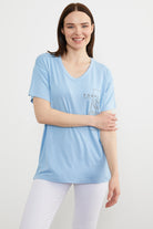 Dökümlü V Yaka Baskılı Tişört - Mavi (4) Sementa