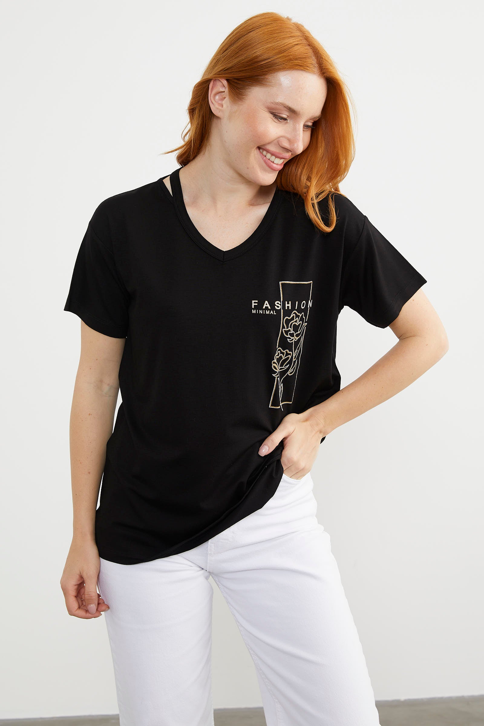 Dökümlü V Yaka Baskılı Tişört - Siyah (4) Sementa