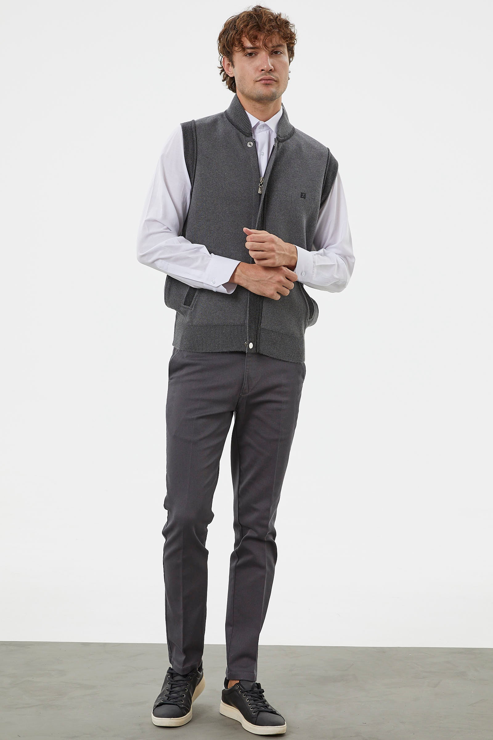 Hakim Yaka Fermuarlı Triko Yelek - Koyu Gri - Siyah (1) Sementa