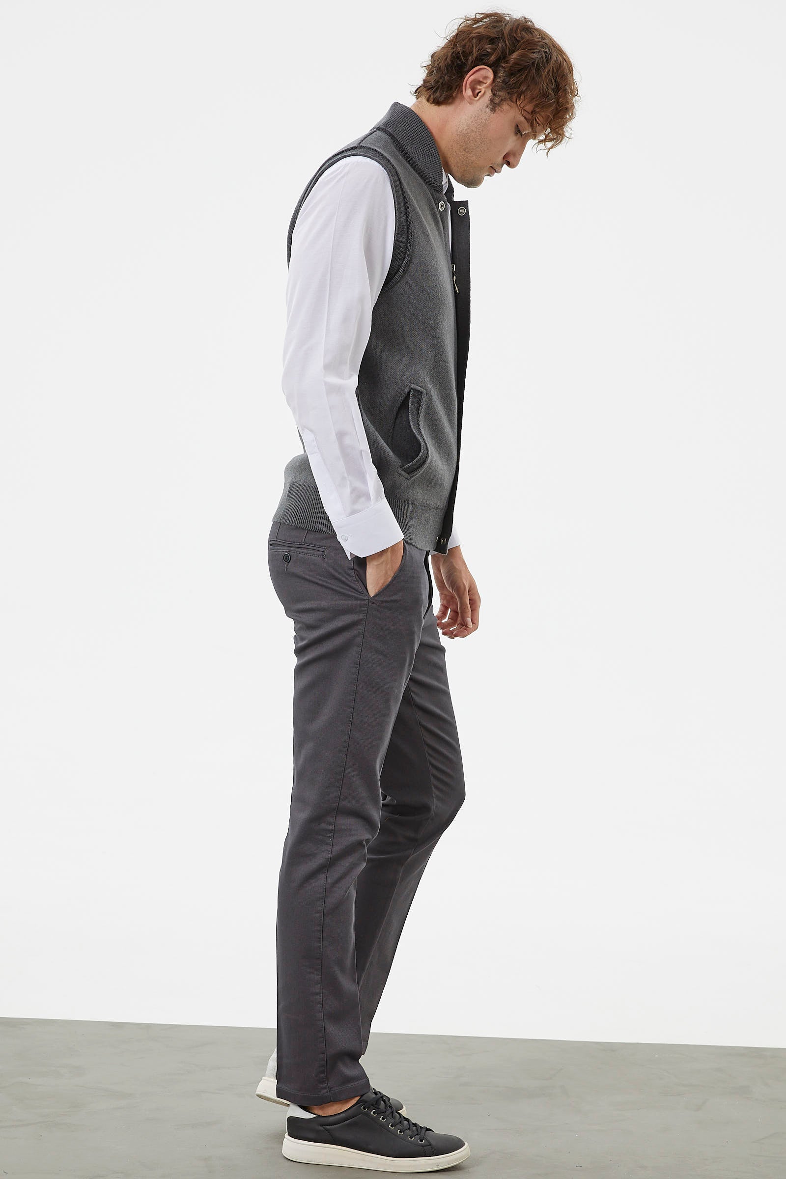 Hakim Yaka Fermuarlı Triko Yelek - Koyu Gri - Siyah (4) Sementa