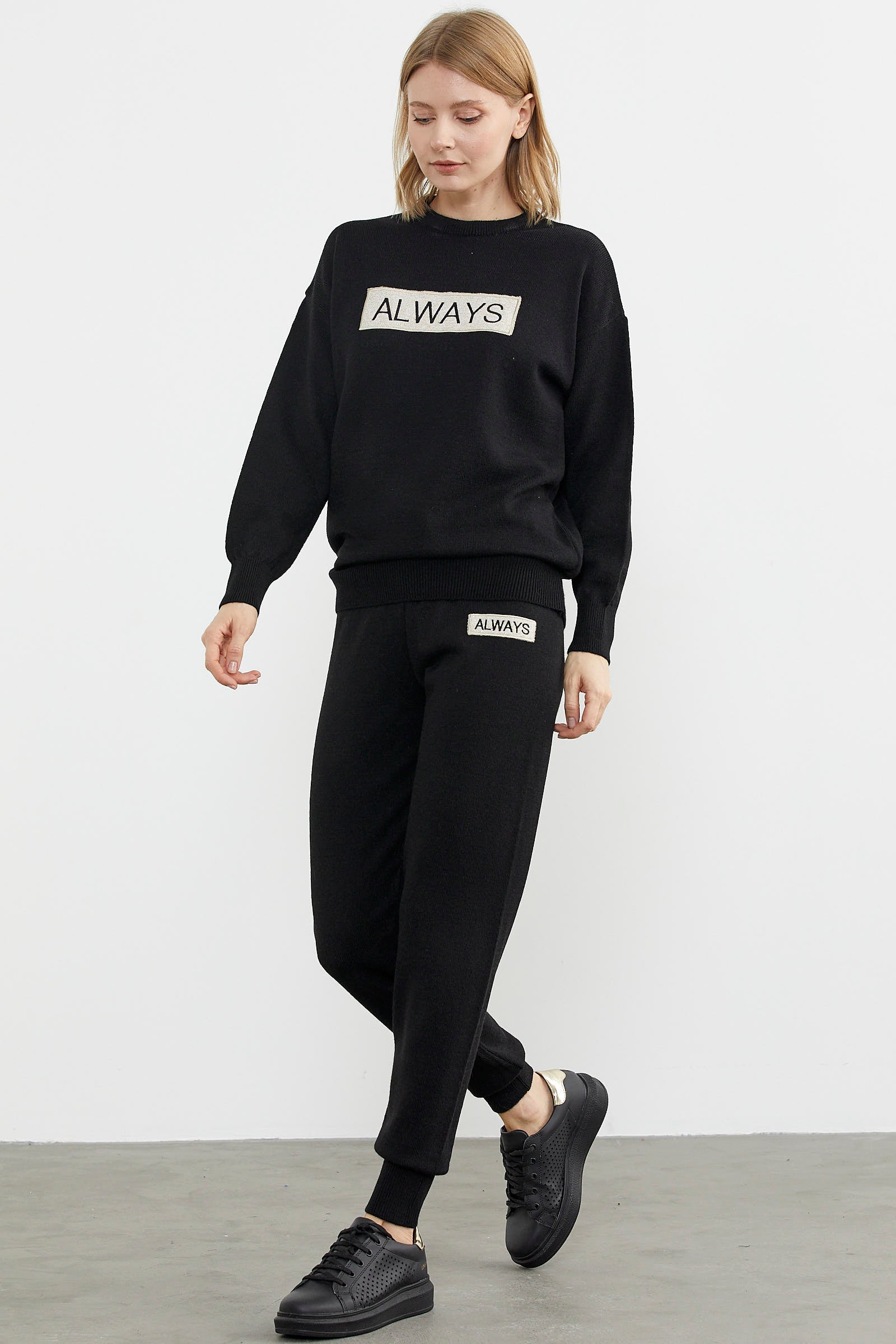 Jogger Pantolonlu Baskılı Triko Takım - Siyah (4) Sementa