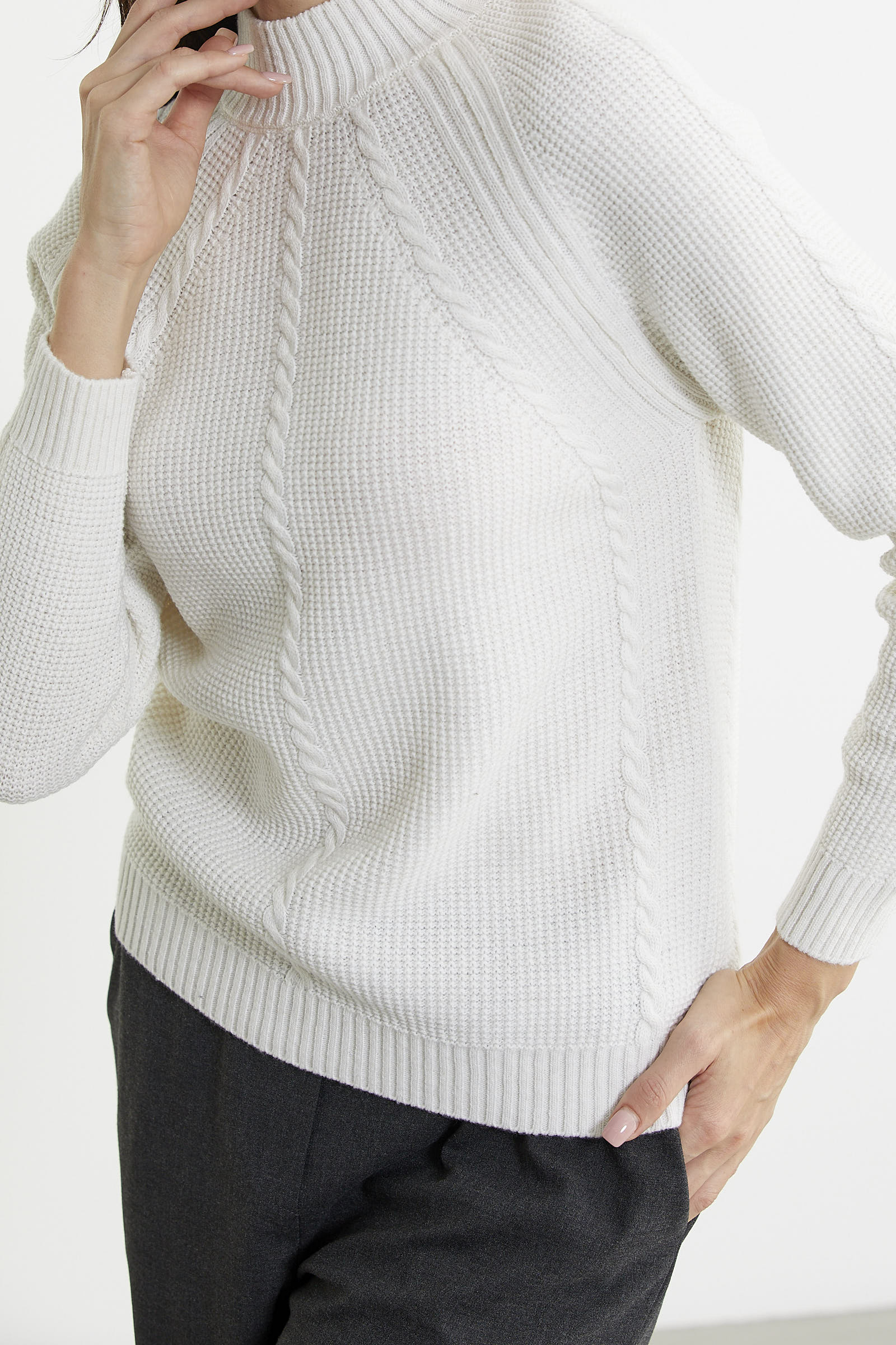 Yünlü Motif Detaylı Dik Yaka Triko Kazak - Kemik - Sementa