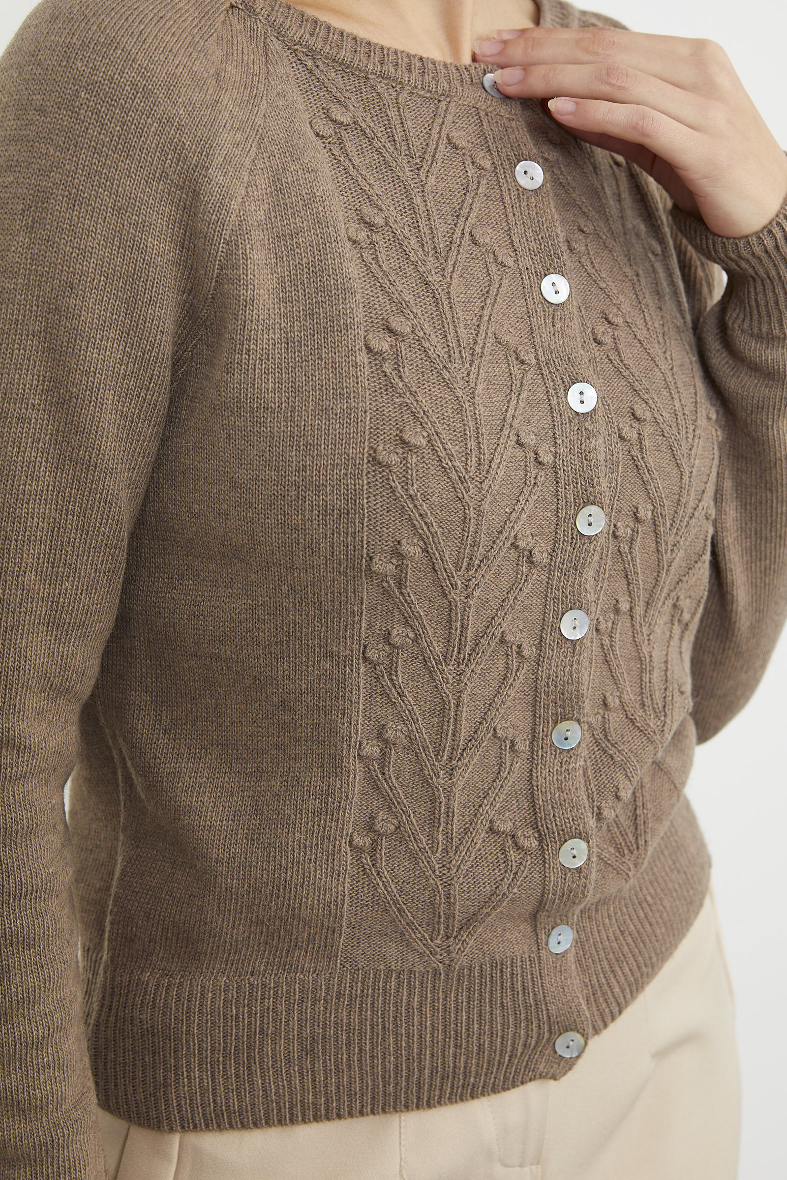 Motifli Düğmeli Kısa Triko Hırka - Vizon (4) Sementa