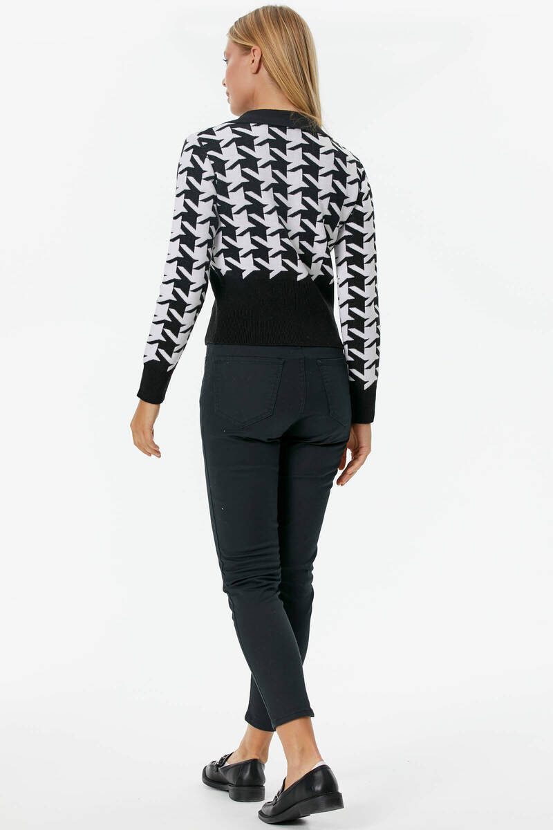 Patlı Polo Yaka Kazayağı Desenli Triko Kazak - Siyah (5) Sementa