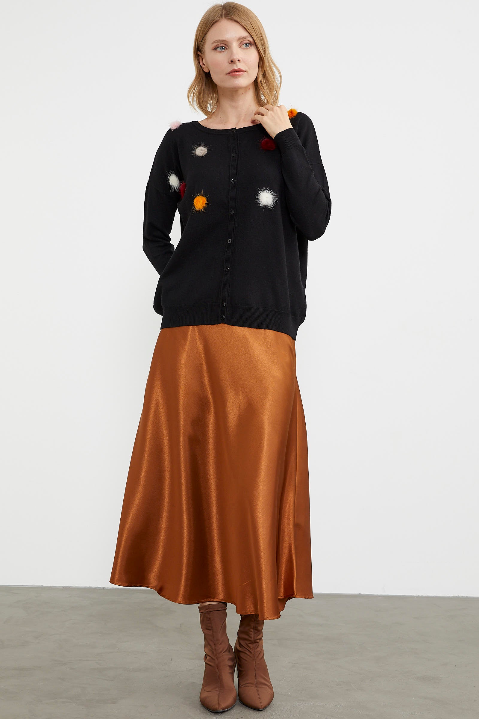 Ponpon Detaylı Basic Triko Hırka - Siyah (4) Sementa