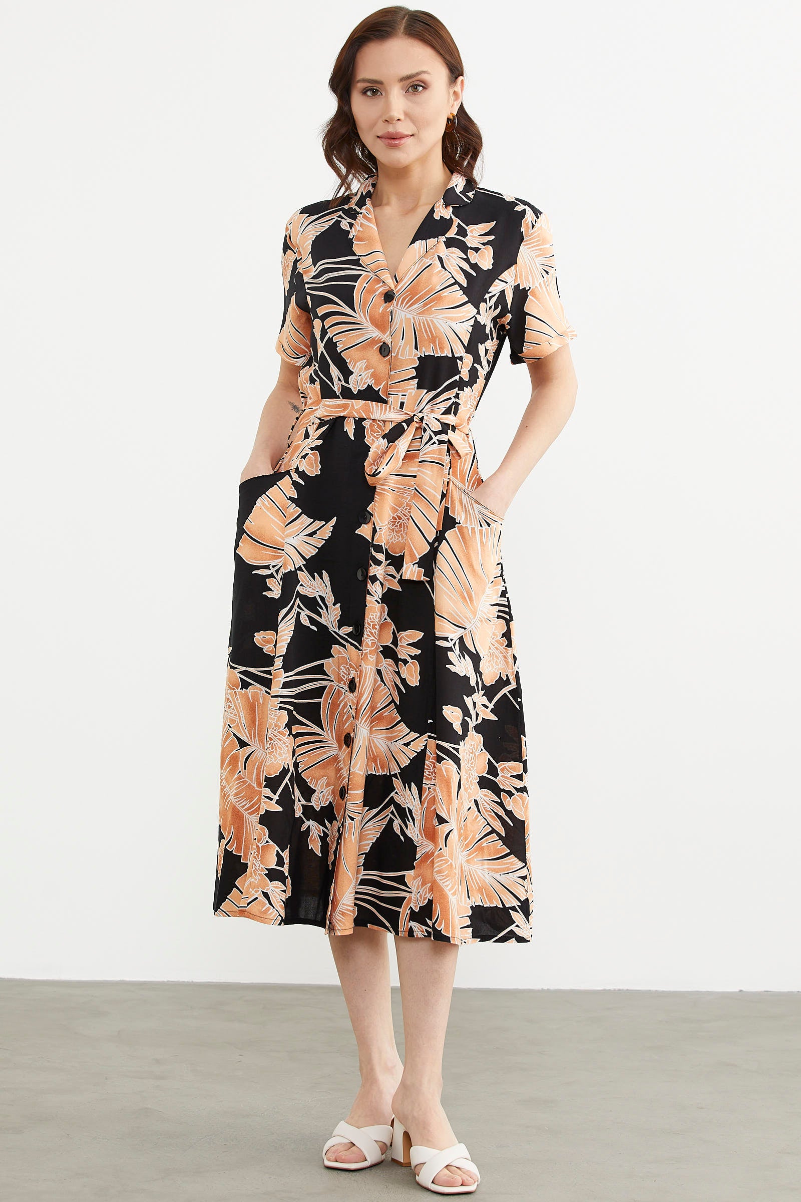 Renkli Yaprak Desenli Elbise - Siyah (3) Sementa